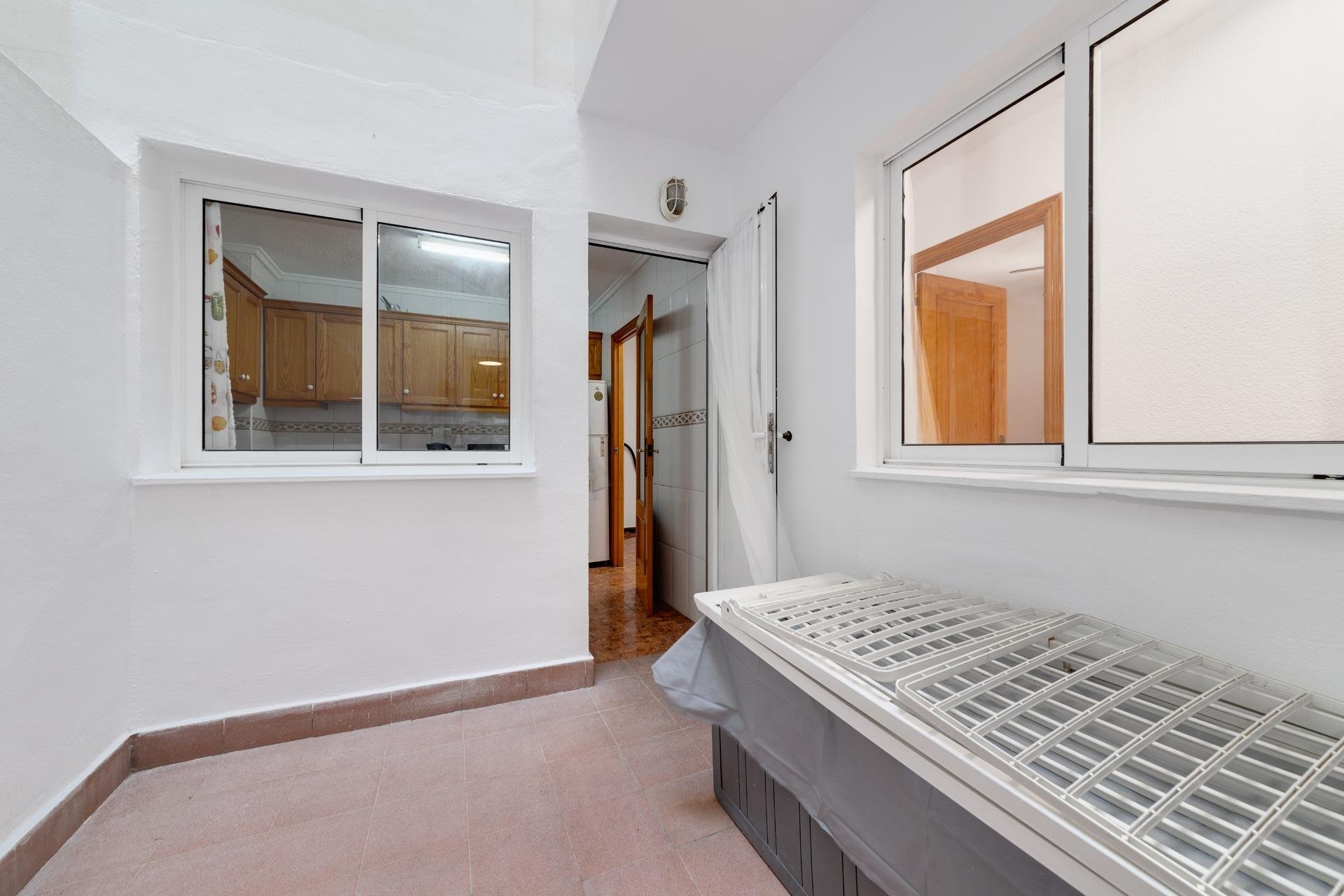 Resale - Apartamento - Torrevieja - Playa de los Locos