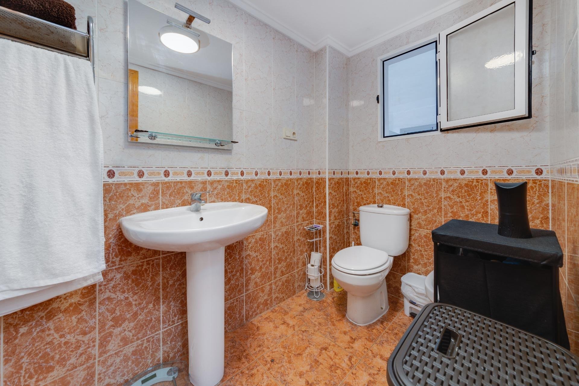 Resale - Apartamento - Torrevieja - Playa de los Locos