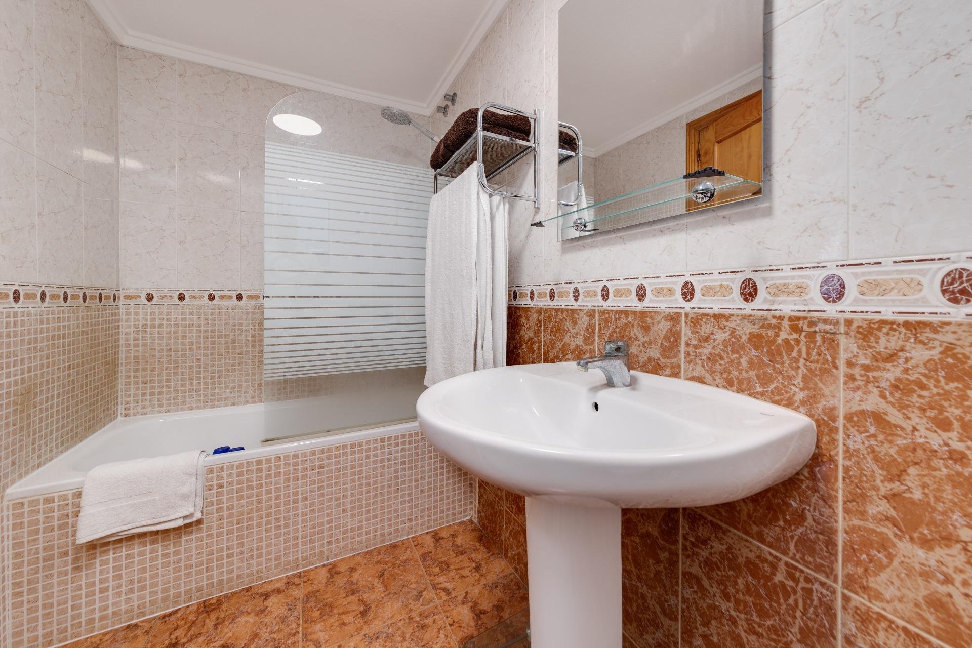 Resale - Apartamento - Torrevieja - Playa de los Locos