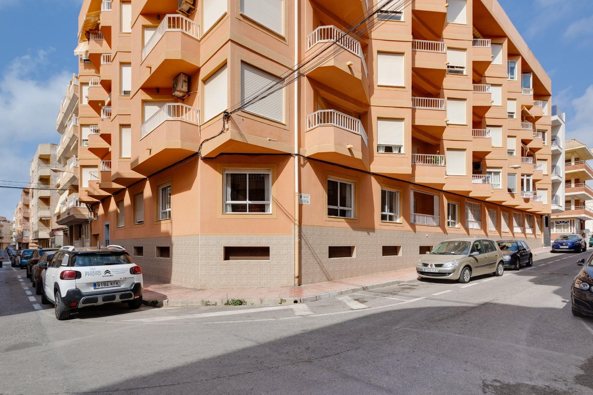 Resale - Apartamento - Torrevieja - Playa de los Locos