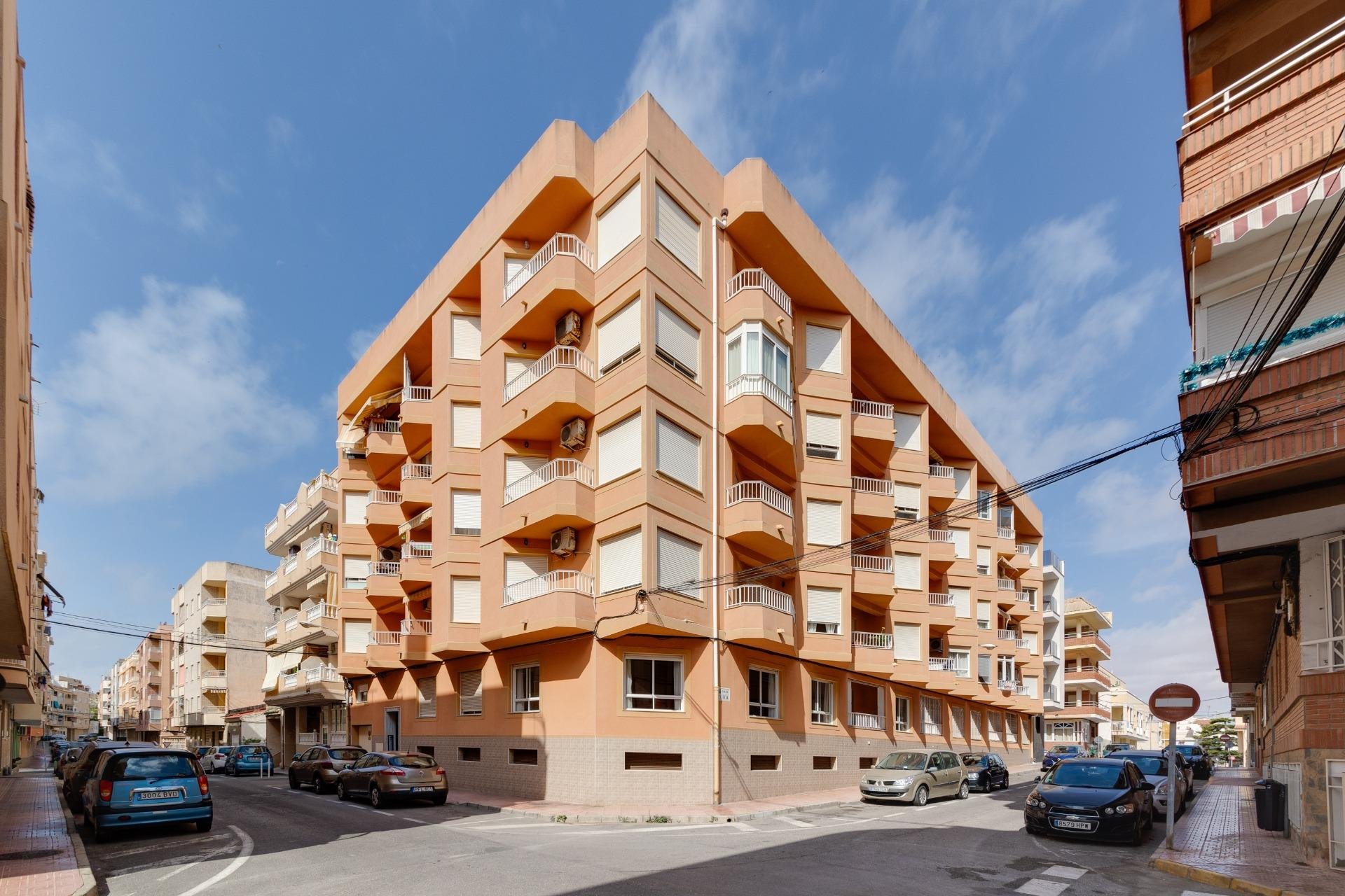 Resale - Apartamento - Torrevieja - Playa de los Locos