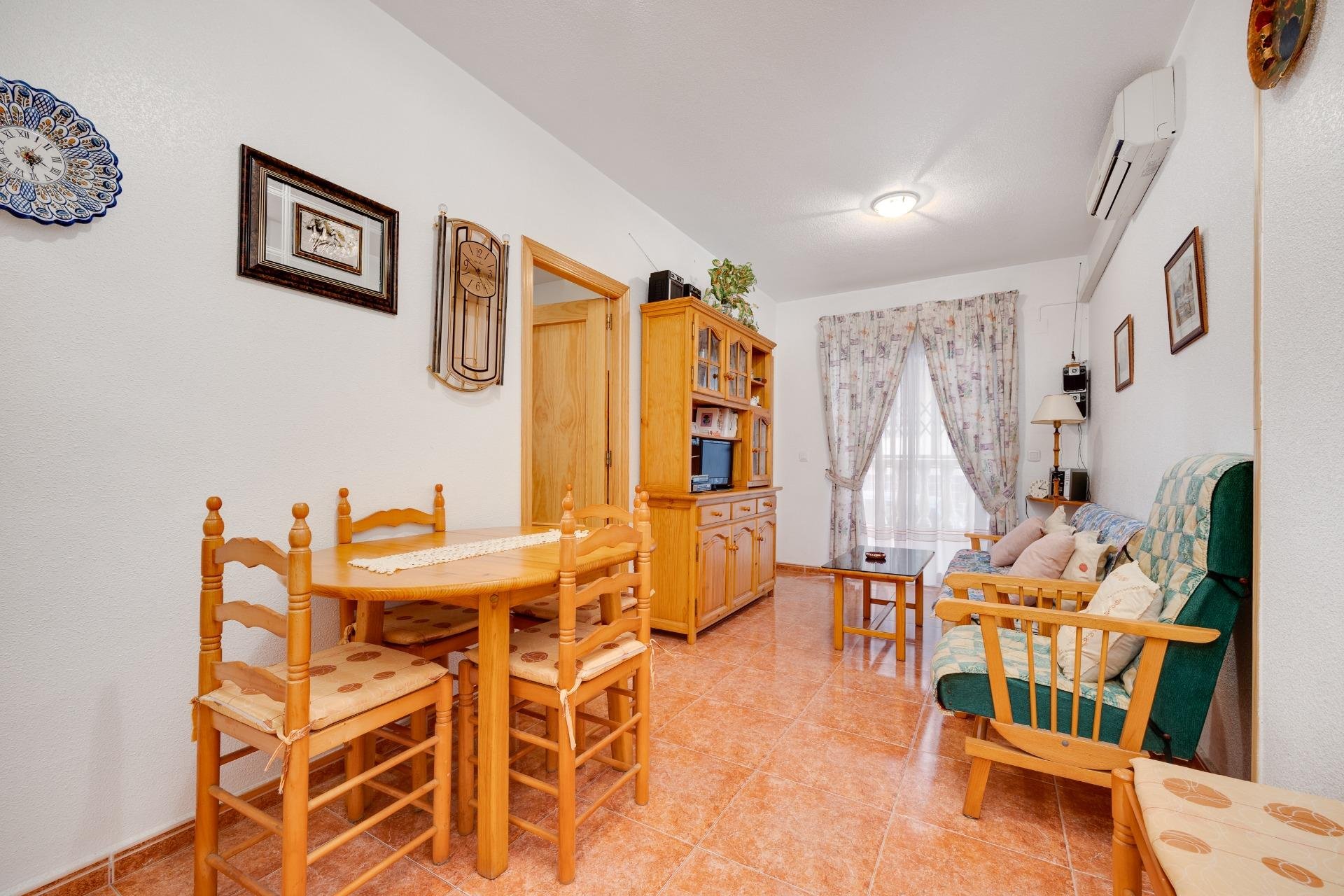 Resale - Apartamento - Torrevieja - Playa de los Locos