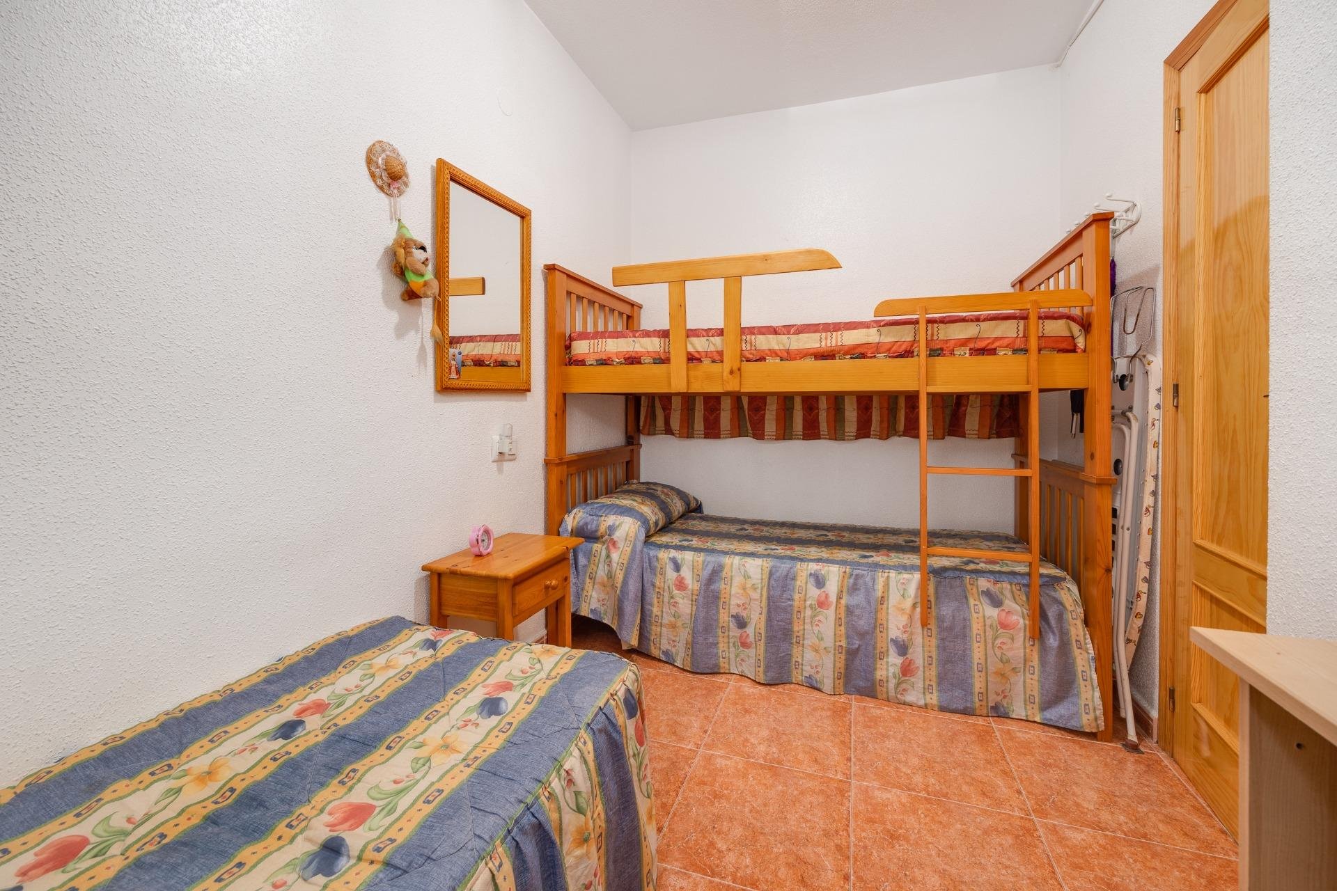 Resale - Apartamento - Torrevieja - Playa de los Locos