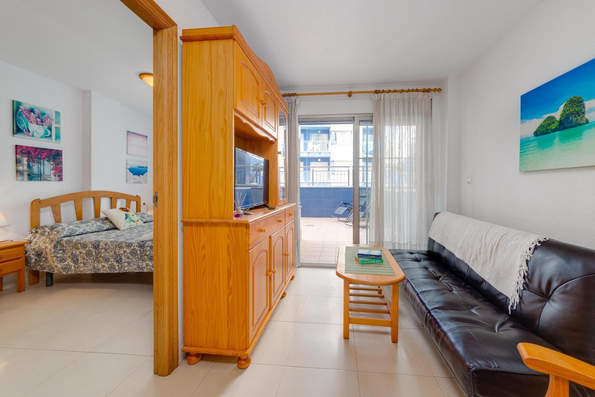 Resale - Apartamento - Torrevieja - Playa de los Locos