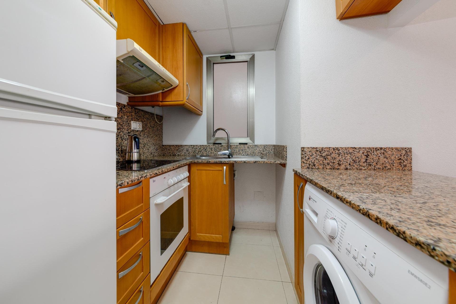 Resale - Apartamento - Torrevieja - Playa de los Locos