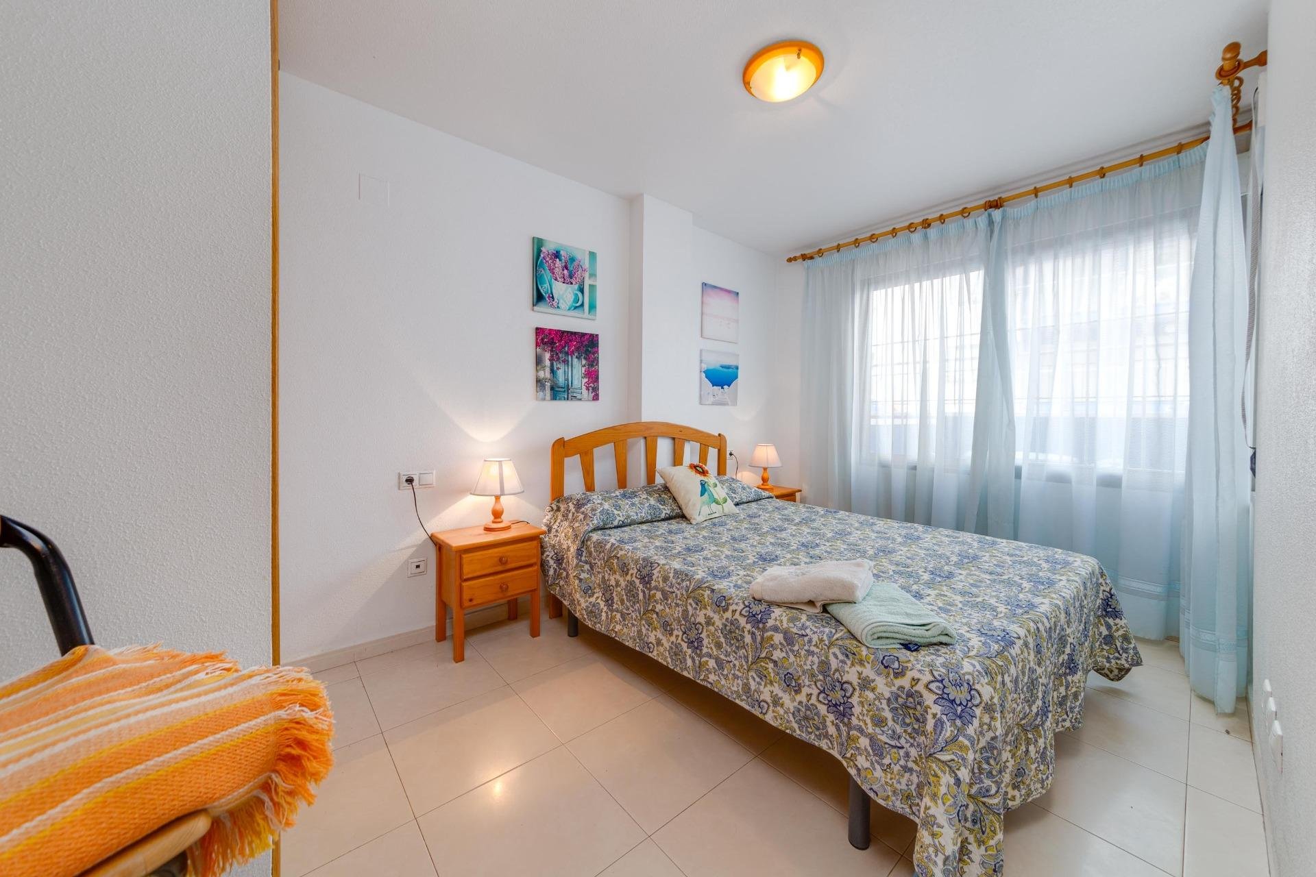 Resale - Apartamento - Torrevieja - Playa de los Locos