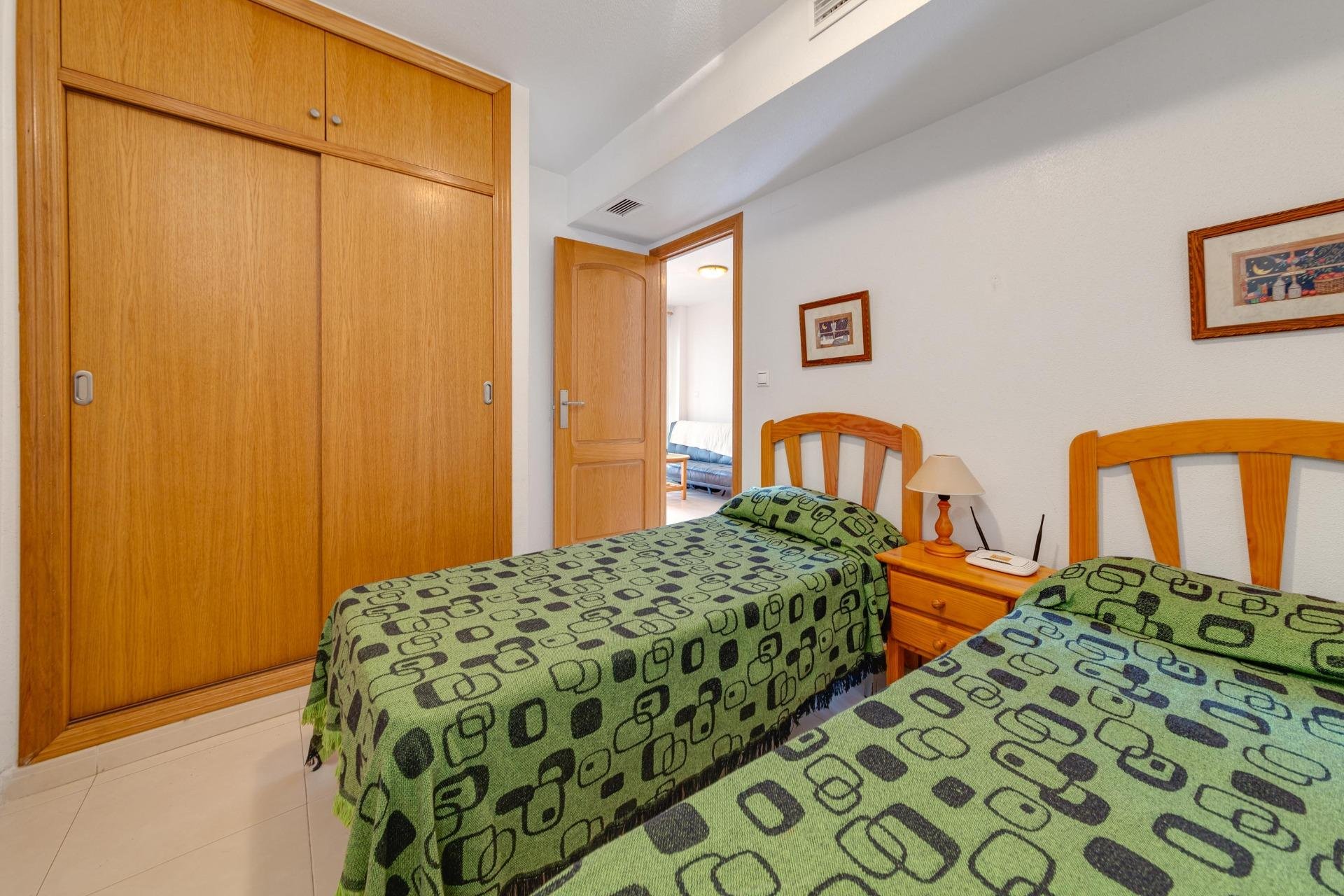 Resale - Apartamento - Torrevieja - Playa de los Locos