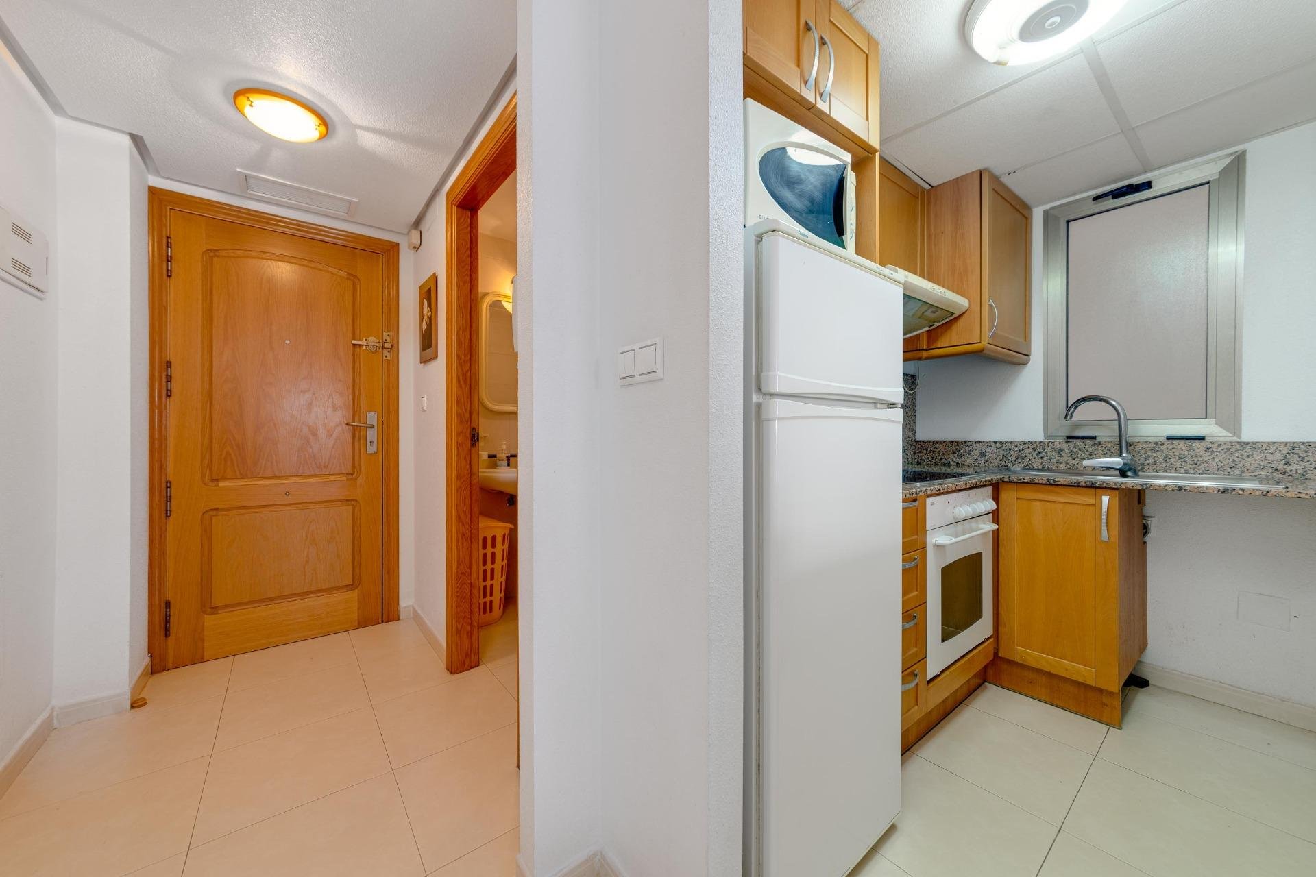 Resale - Apartamento - Torrevieja - Playa de los Locos