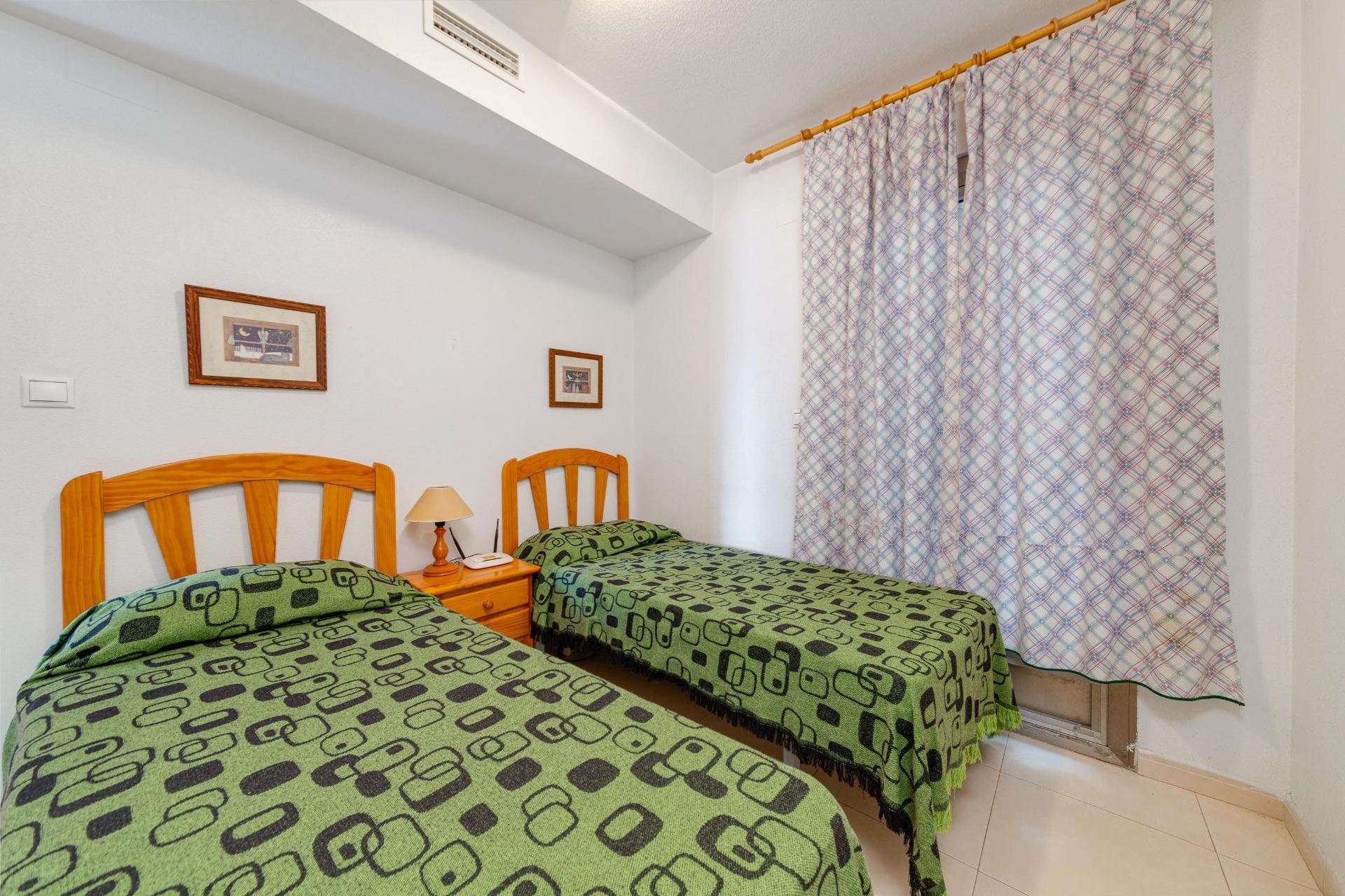 Resale - Apartamento - Torrevieja - Playa de los Locos