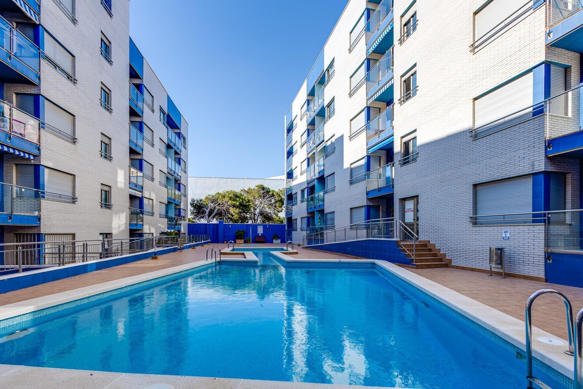 Resale - Apartamento - Torrevieja - Playa de los Locos