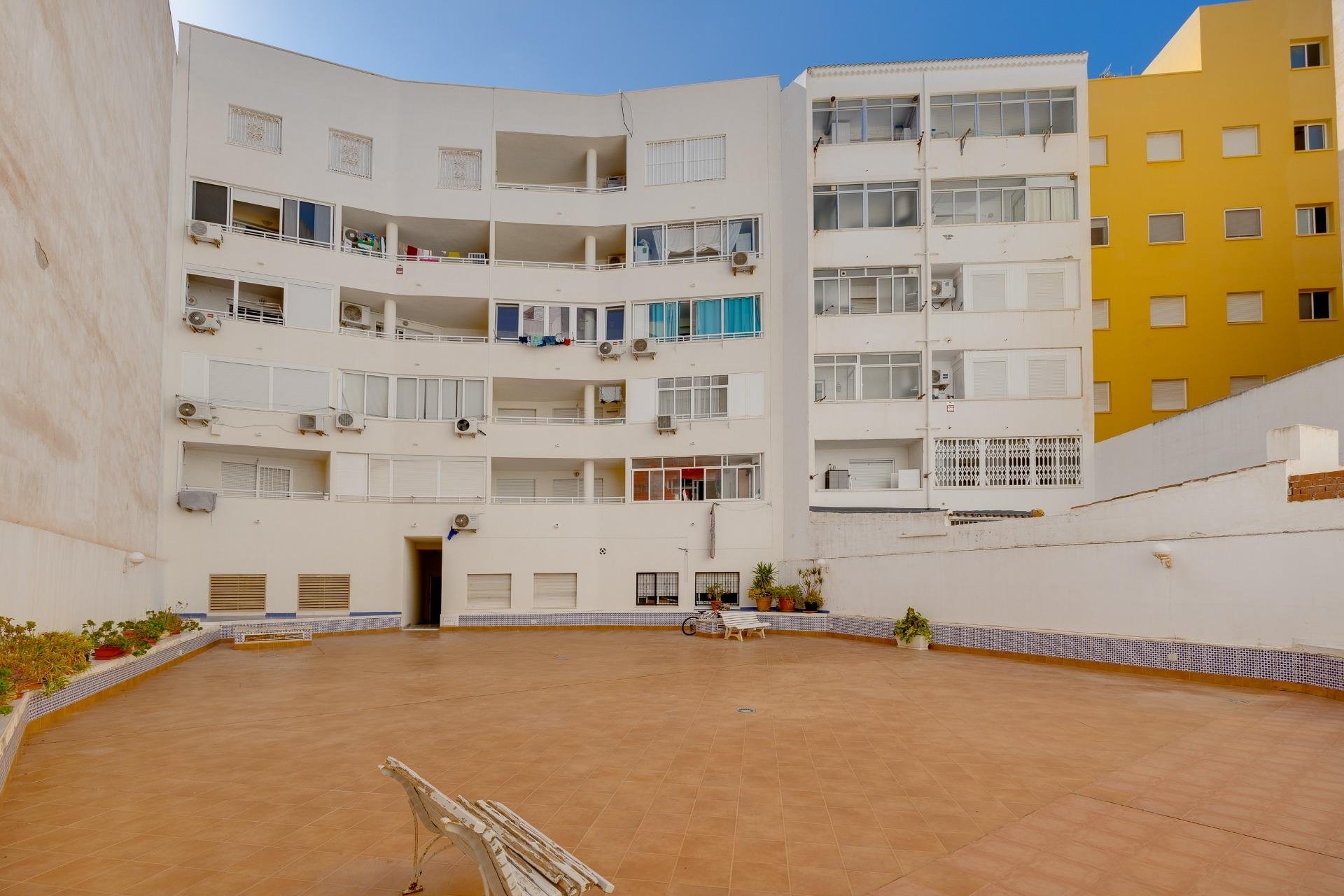 Resale - Apartamento - Torrevieja - Playa de los Locos