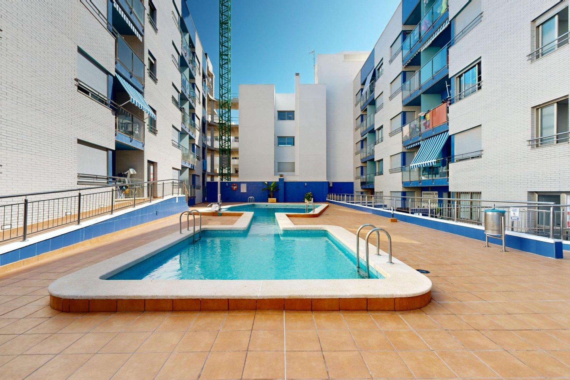 Resale - Apartamento - Torrevieja - Playa de los Locos