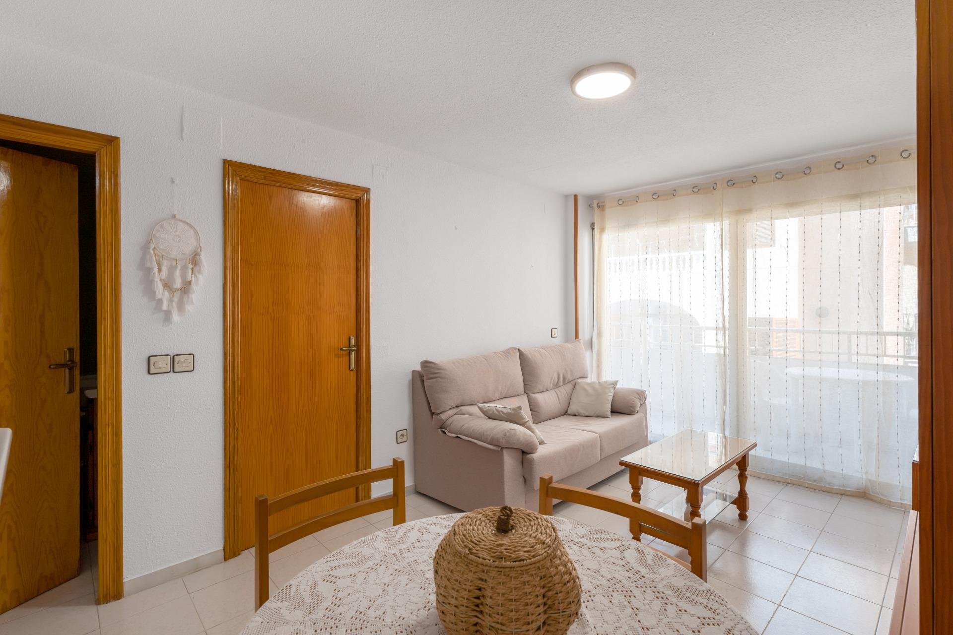 Resale - Apartamento - Torrevieja - Playa de los Locos