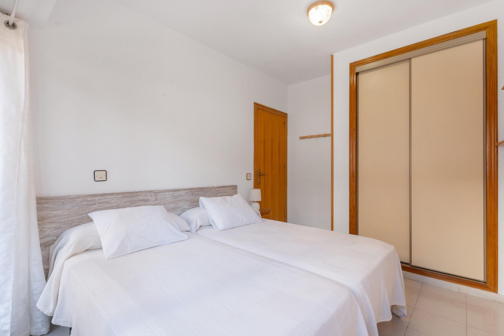 Resale - Apartamento - Torrevieja - Playa de los Locos