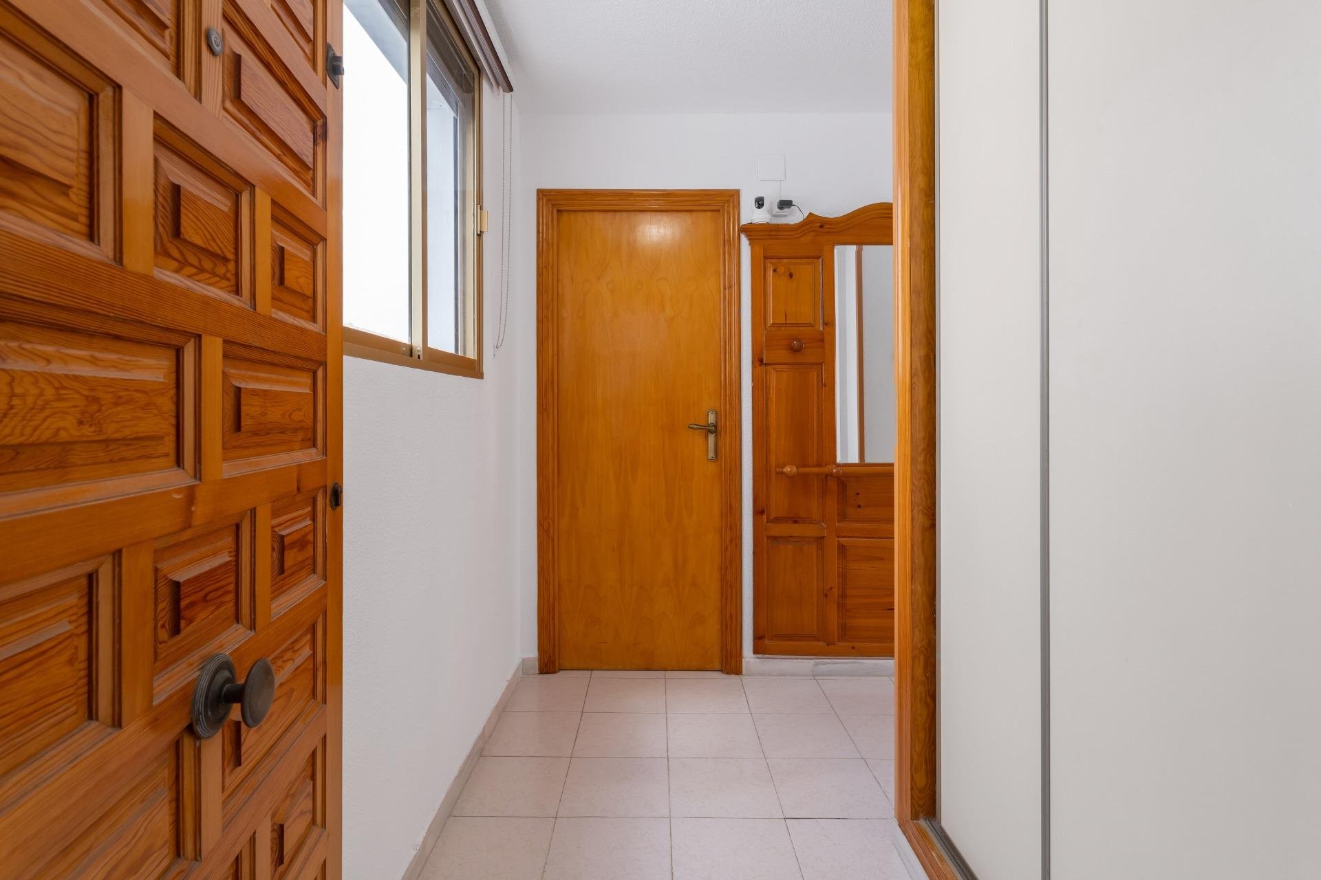 Resale - Apartamento - Torrevieja - Playa de los Locos