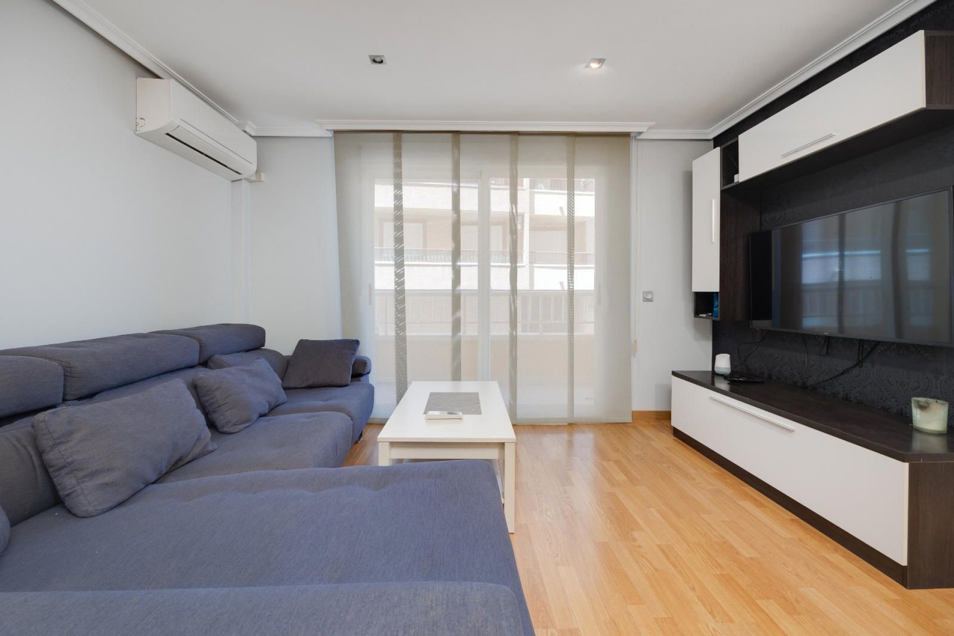 Resale - Apartamento - Torrevieja - Playa de los Locos