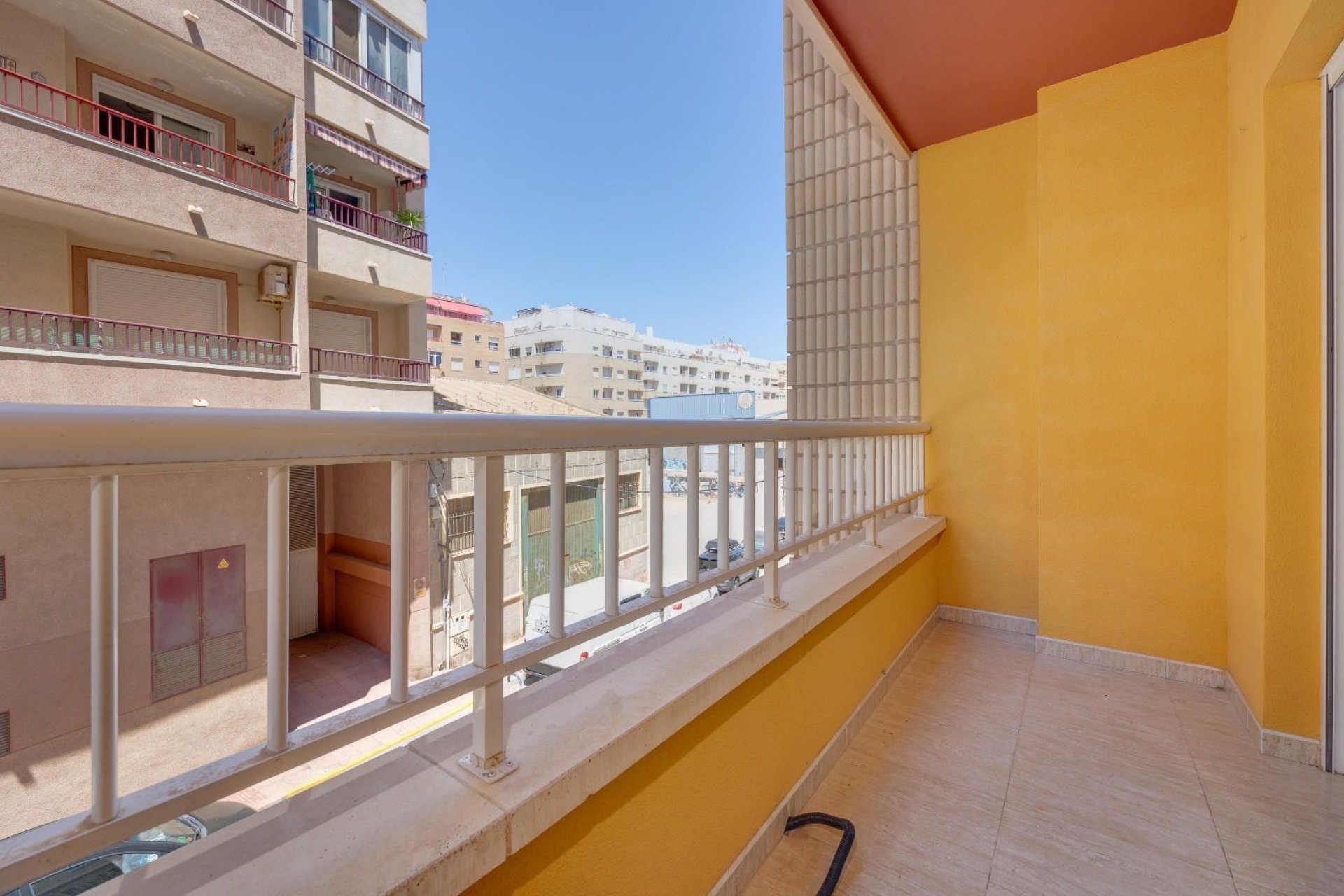 Resale - Apartamento - Torrevieja - Playa de los Locos