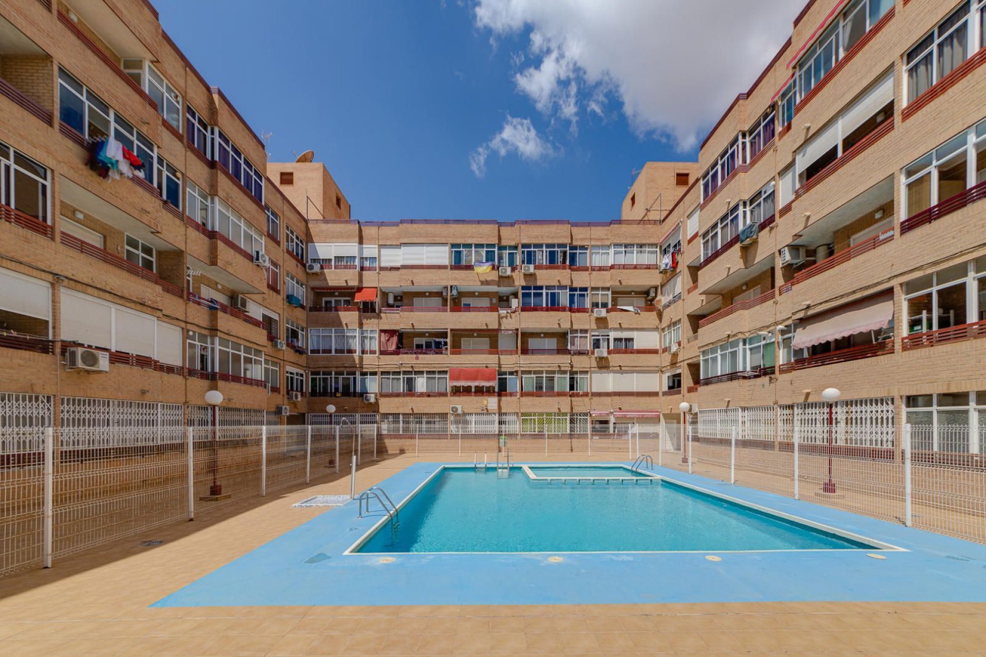 Resale - Apartamento - Torrevieja - Playa de los Locos