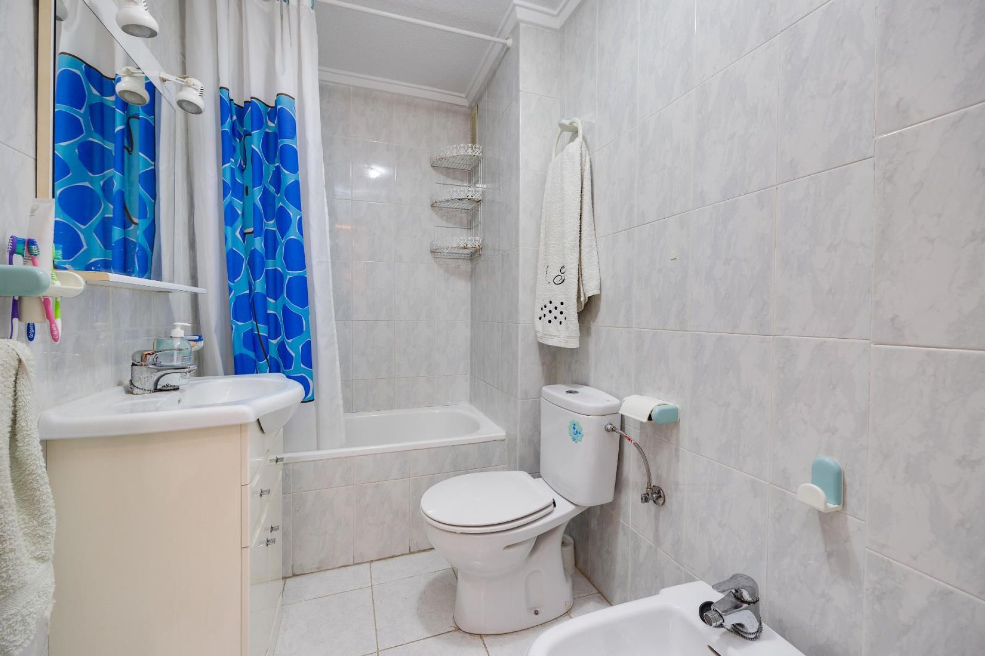 Resale - Apartamento - Torrevieja - Playa de los Locos