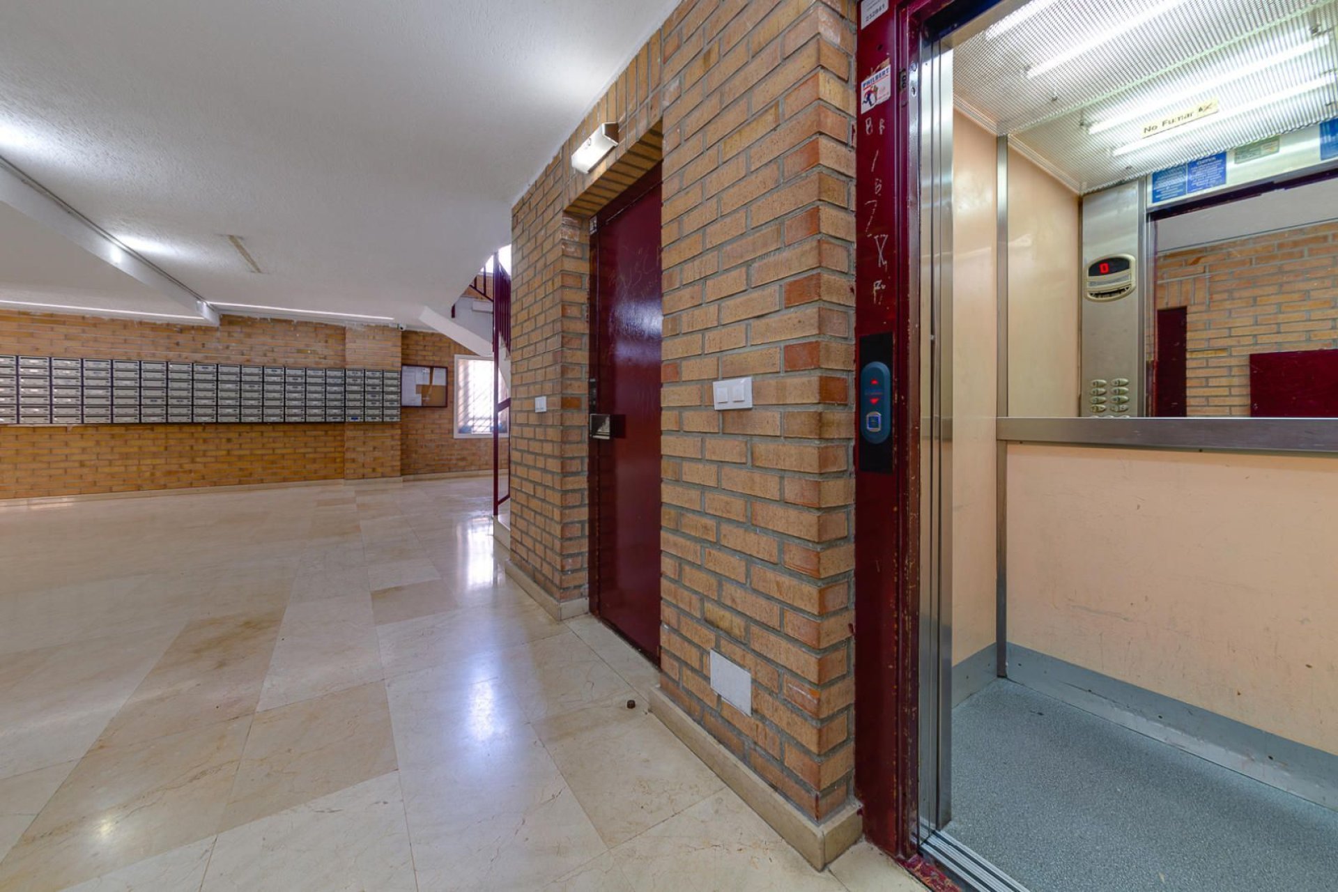 Resale - Apartamento - Torrevieja - Playa de los Locos