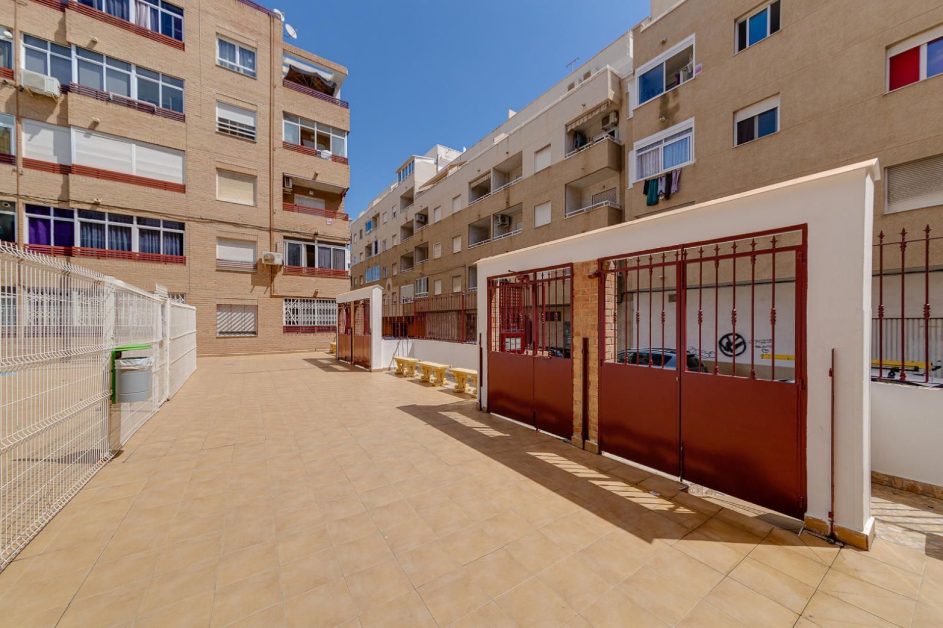 Resale - Apartamento - Torrevieja - Playa de los Locos