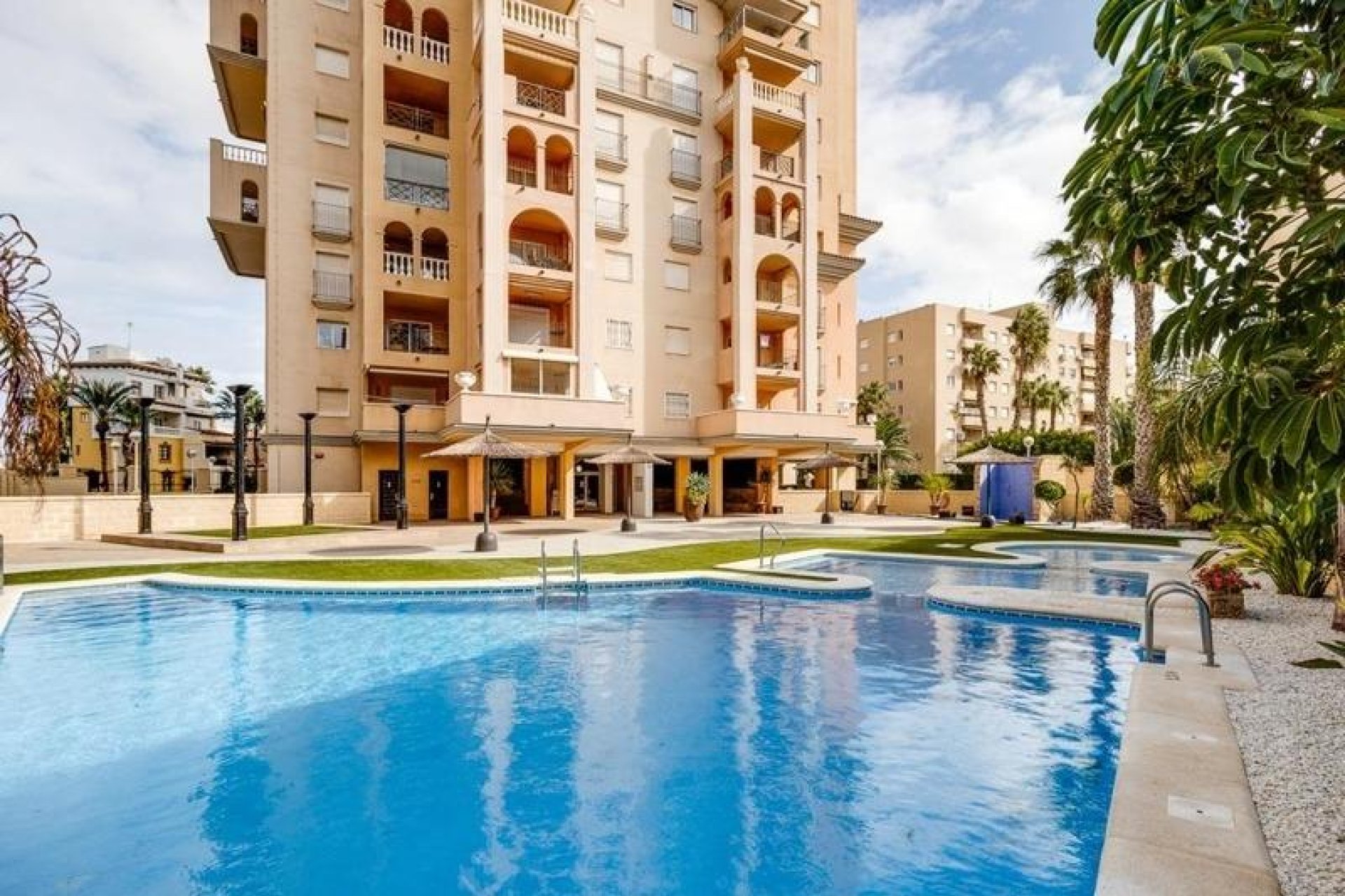 Resale - Apartamento - Torrevieja - Playa de los Locos