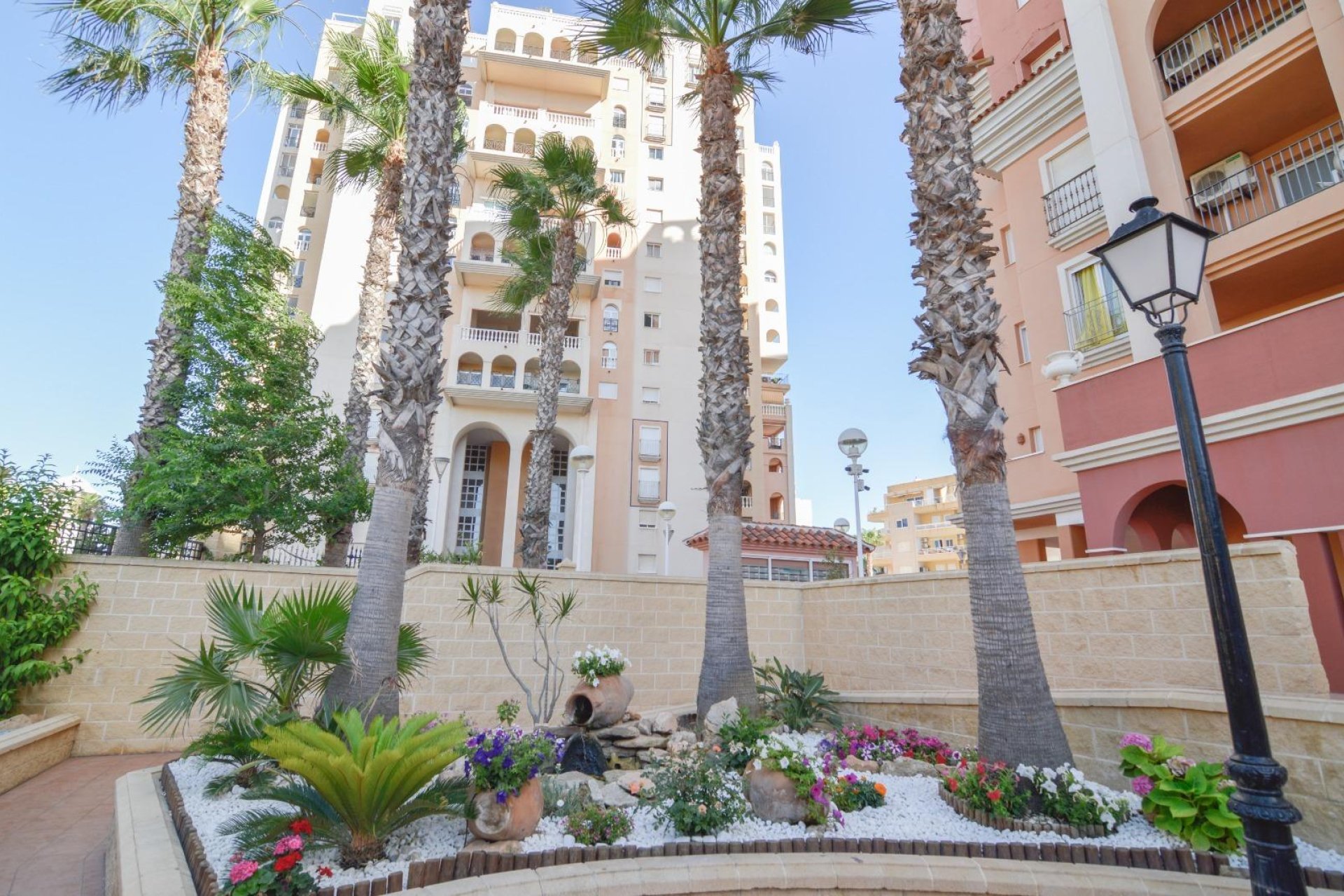 Resale - Apartamento - Torrevieja - Playa de los Locos