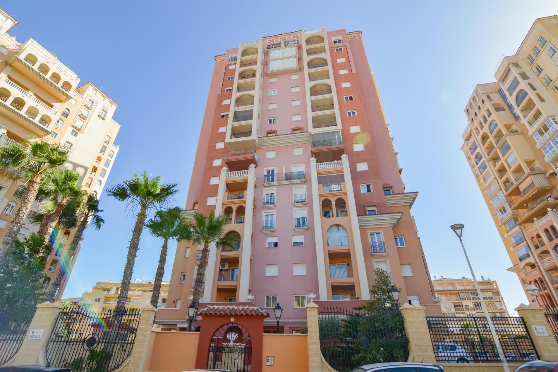 Resale - Apartamento - Torrevieja - Playa de los Locos