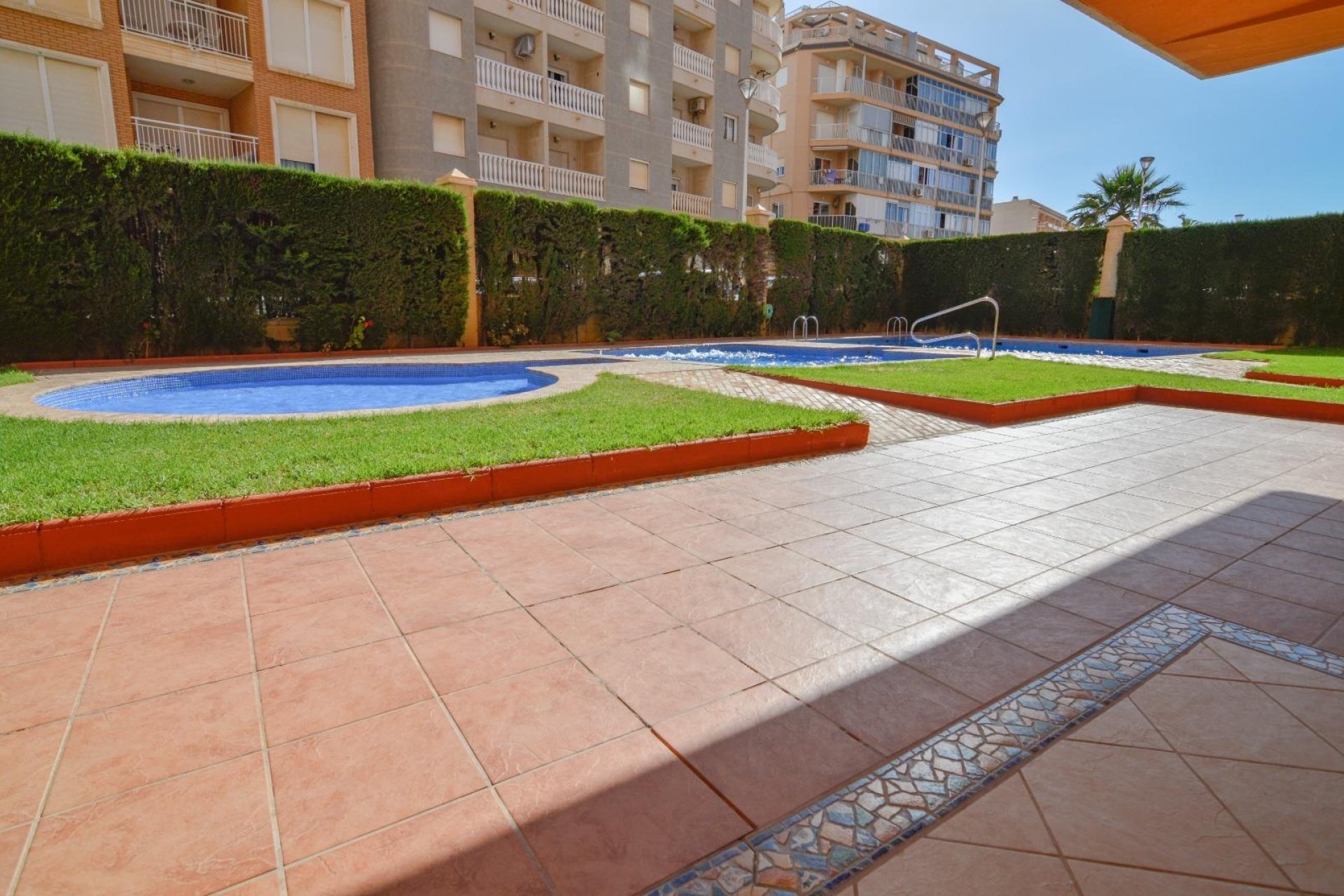 Resale - Apartamento - Torrevieja - Playa de los Locos