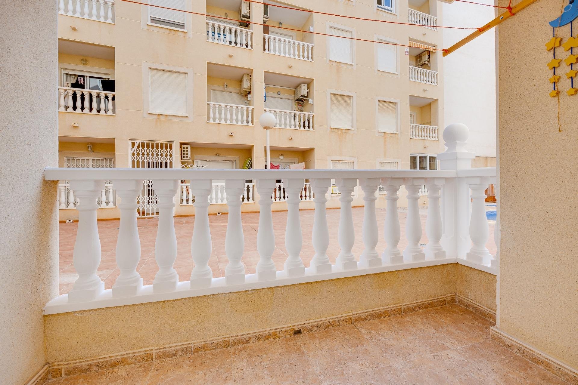 Resale - Apartamento - Torrevieja - Playa de los Locos