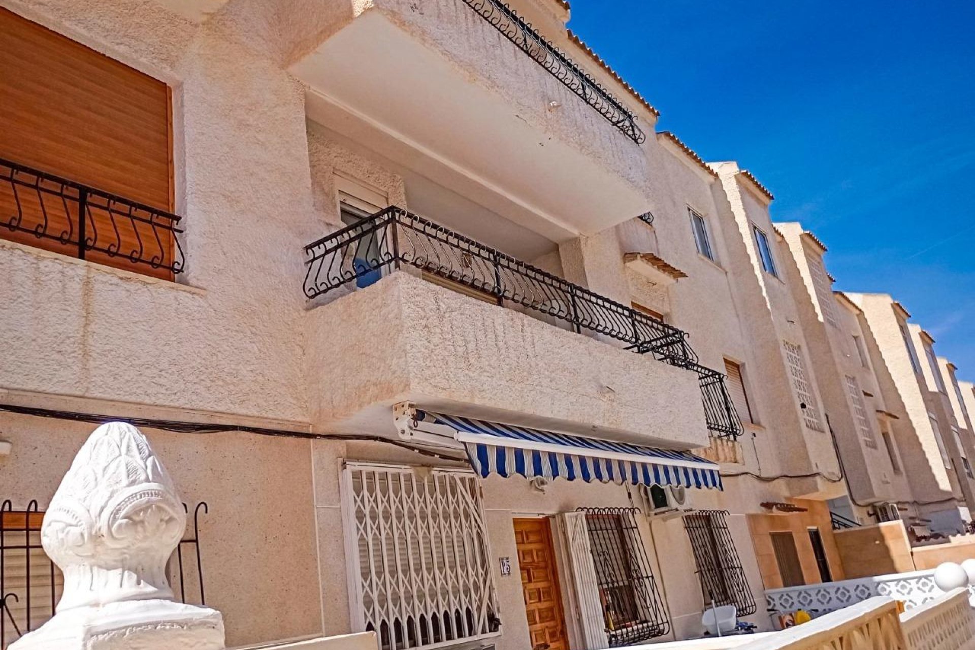 Resale - Apartamento - Torrevieja - Playa de los Naufragos