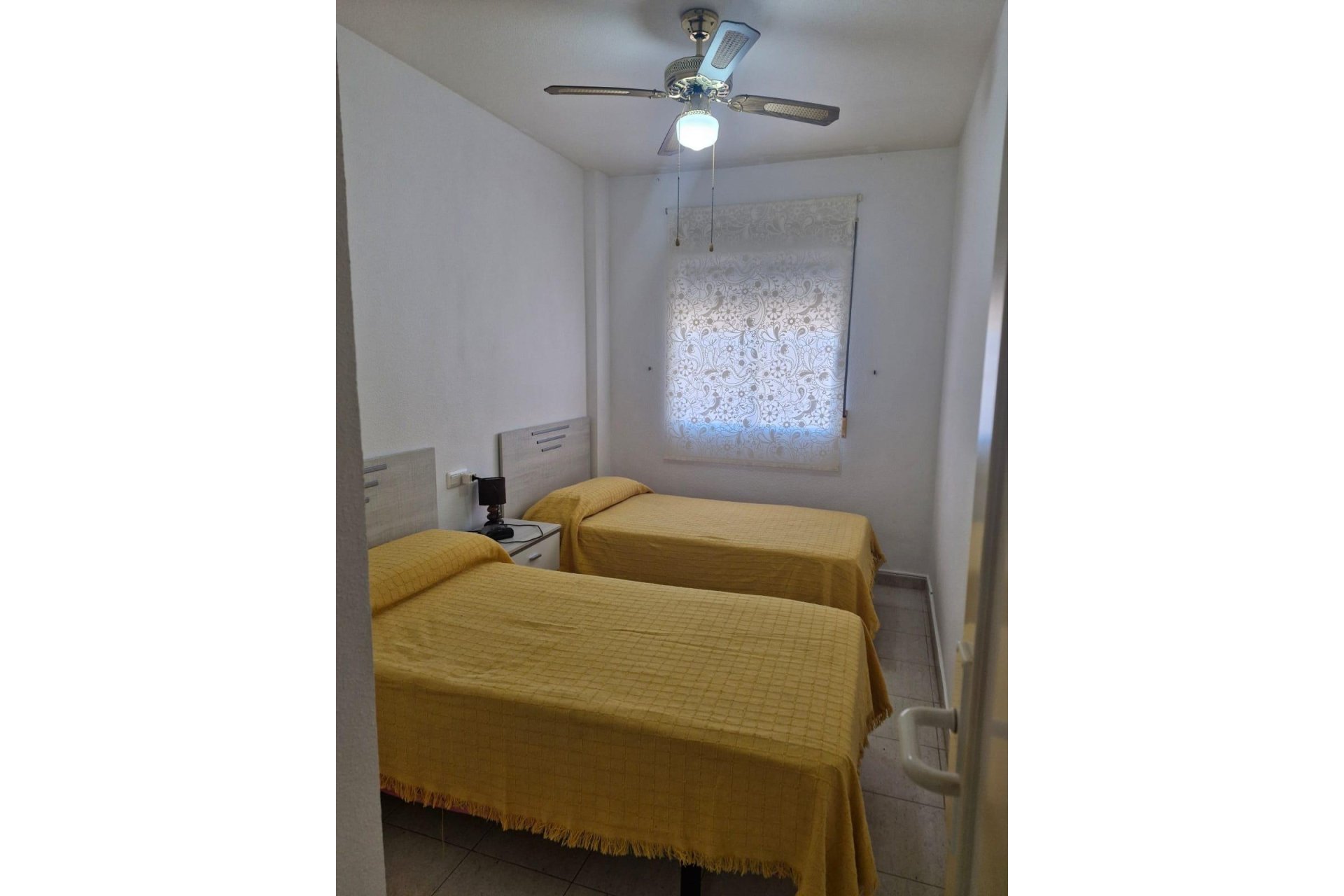 Resale - Apartamento - Torrevieja - Playa de los Naufragos