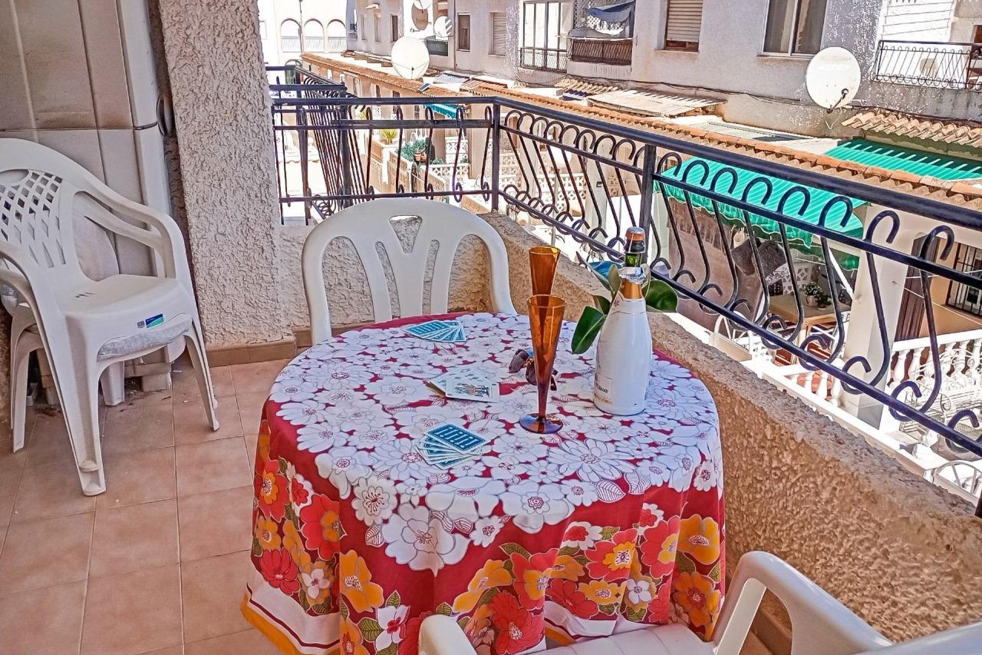 Resale - Apartamento - Torrevieja - Playa de los Naufragos