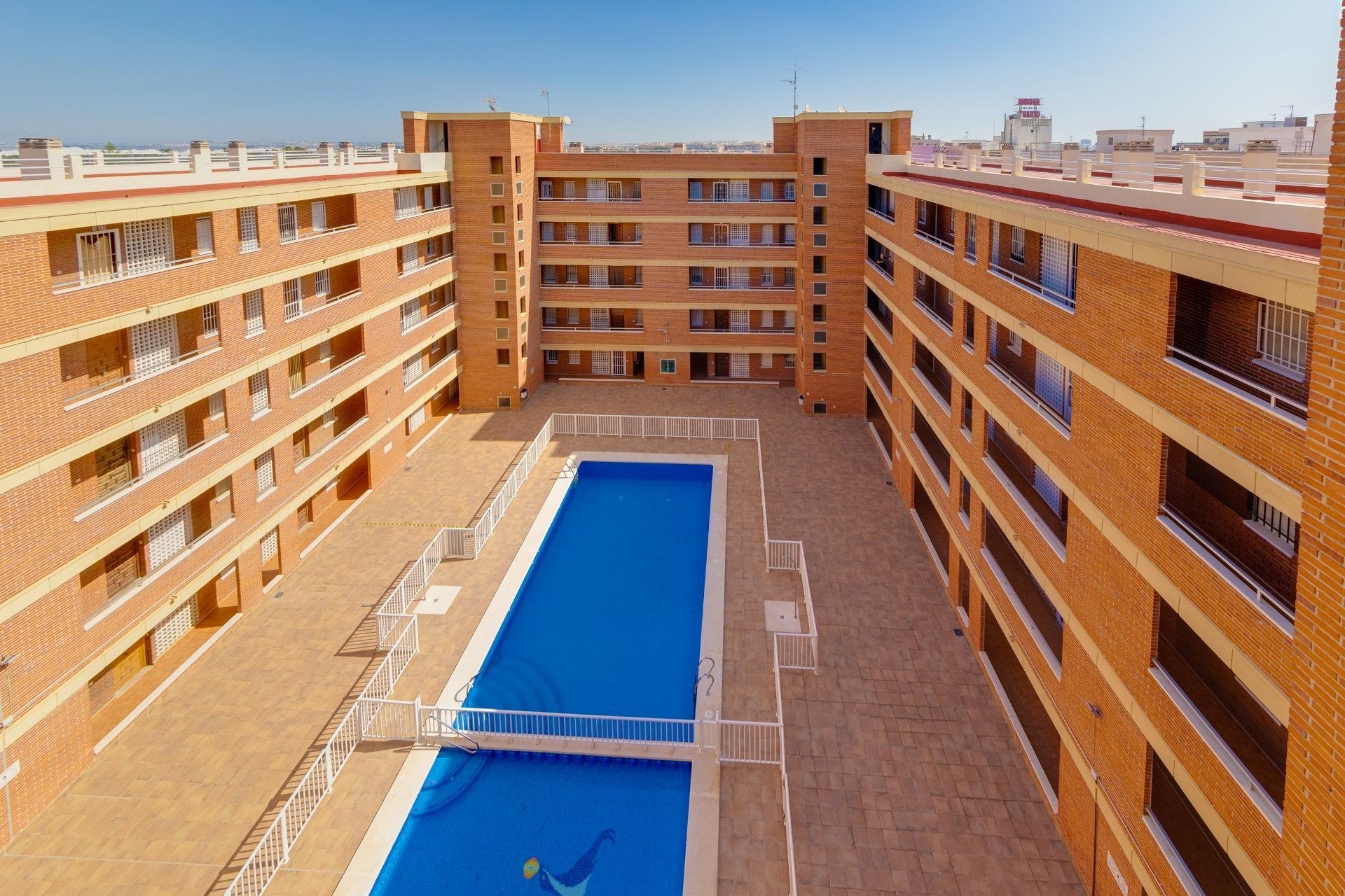 Resale - Apartamento - Torrevieja - Playa de los Naufragos