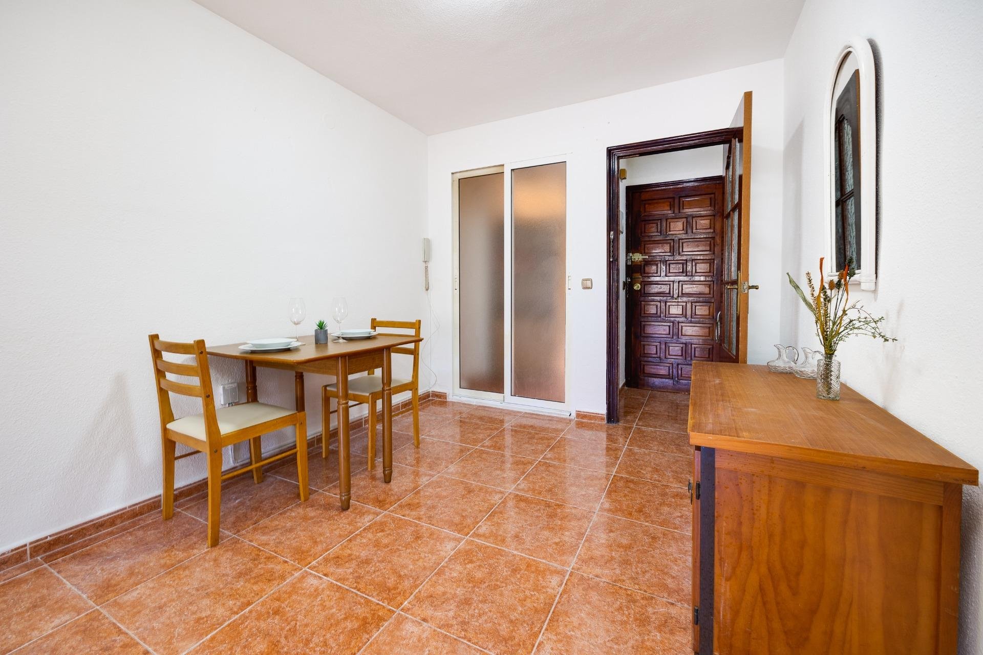Resale - Apartamento - Torrevieja - Playa de los Naufragos