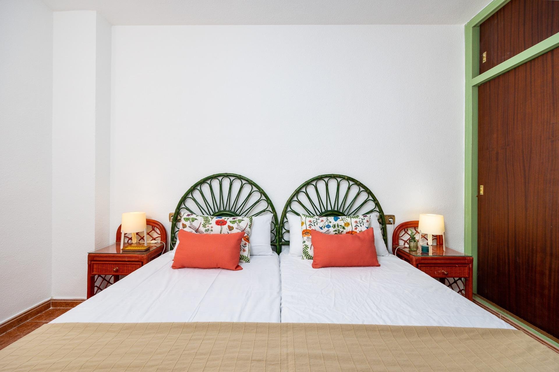 Resale - Apartamento - Torrevieja - Playa de los Naufragos