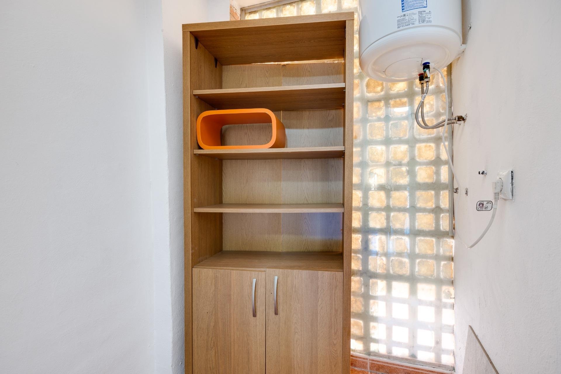 Resale - Apartamento - Torrevieja - Playa de los Naufragos