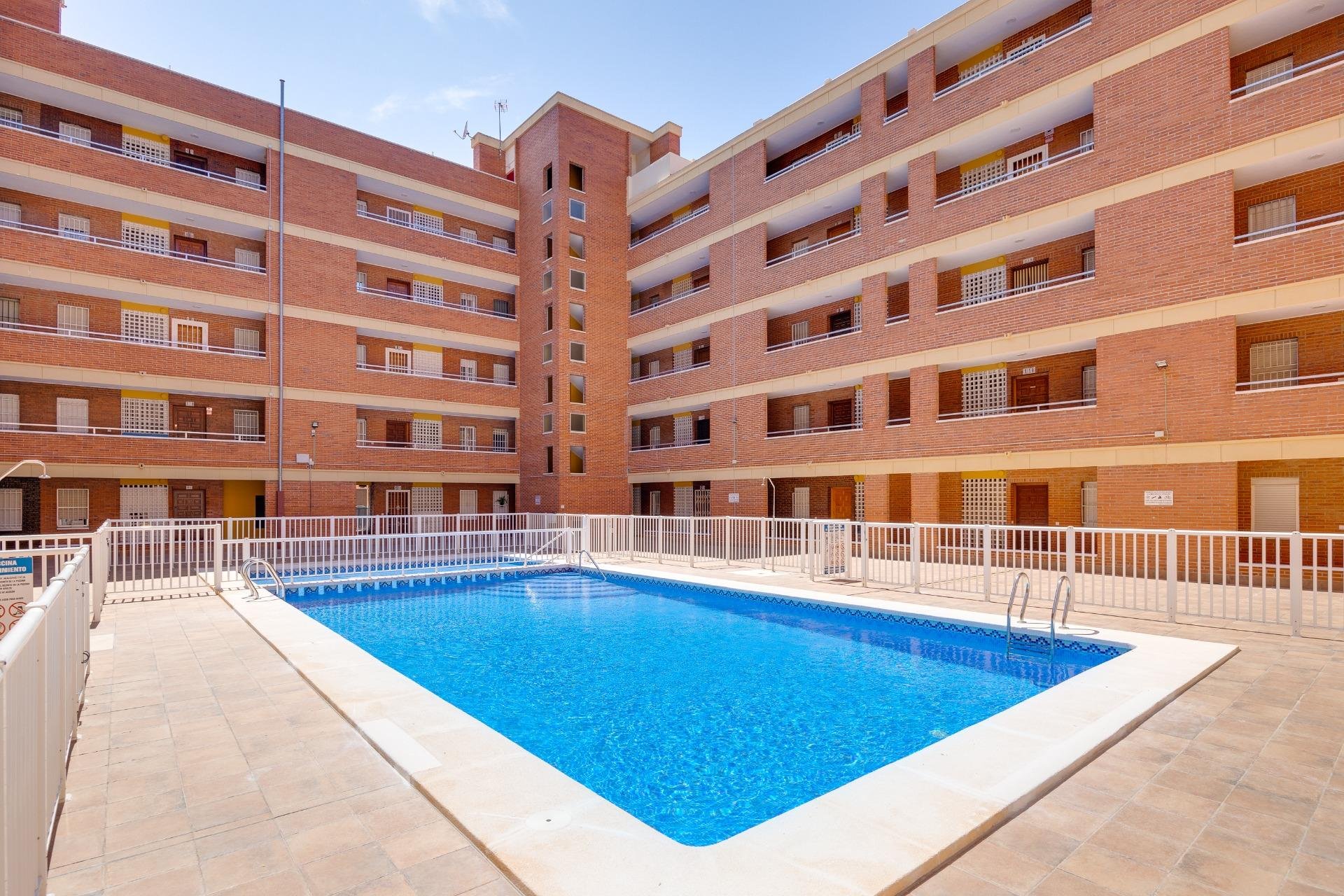 Resale - Apartamento - Torrevieja - Playa de los Naufragos