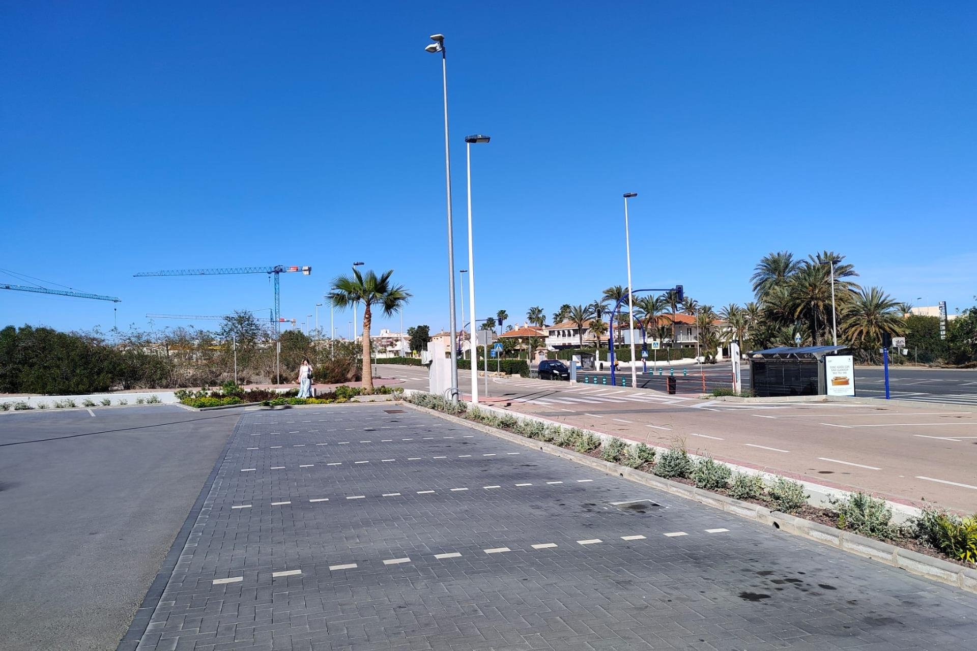 Resale - Apartamento - Torrevieja - Playa de los Naufragos