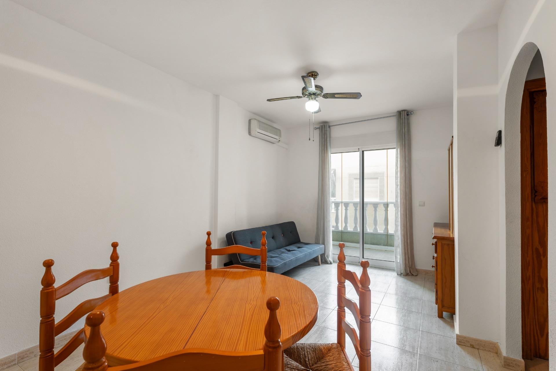 Resale - Apartamento - Torrevieja - Playa del Cura