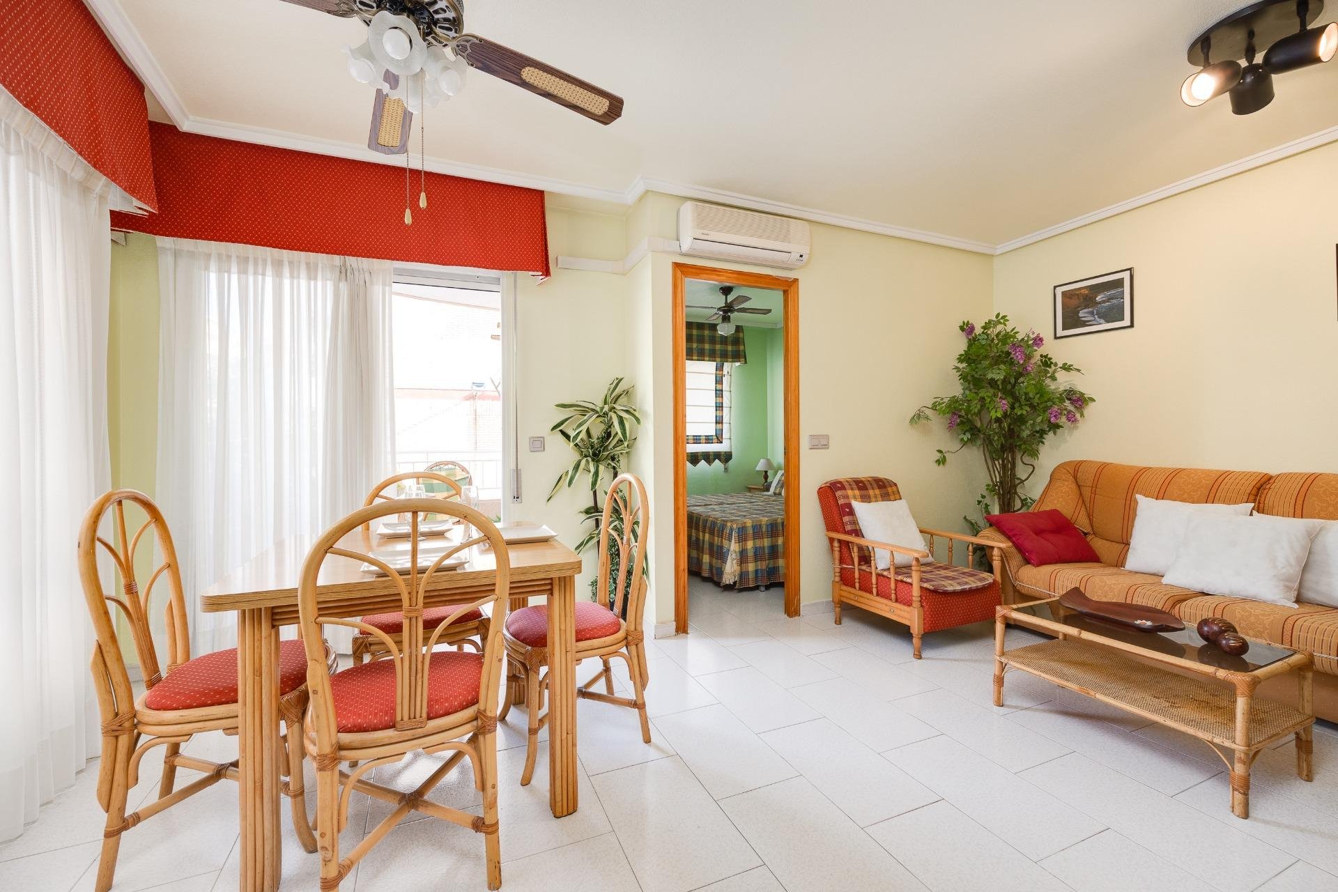 Resale - Apartamento - Torrevieja - Playa del Cura