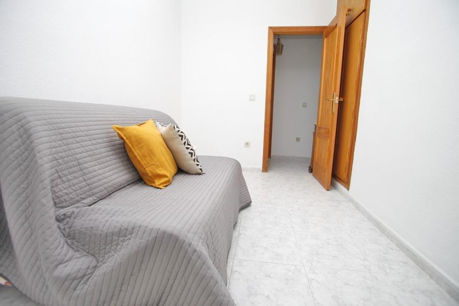 Resale - Apartamento - Torrevieja - Playa del Cura