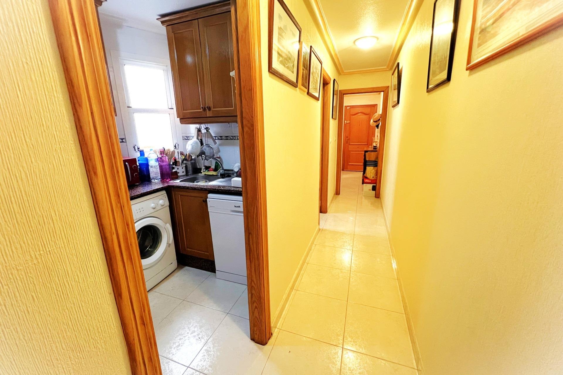 Resale - Apartamento - Torrevieja - Playa del Cura