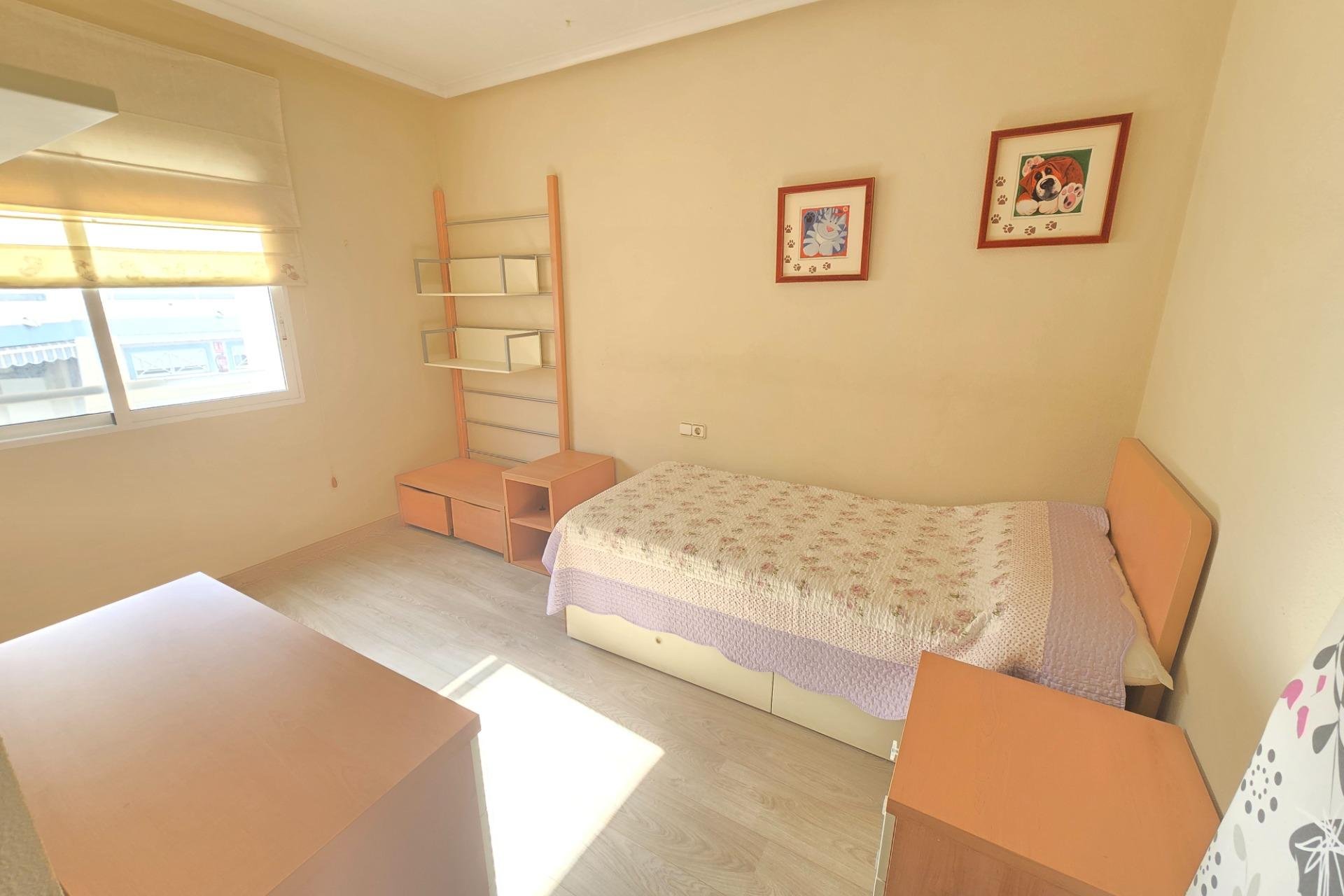 Resale - Apartamento - Torrevieja - Playa del Cura