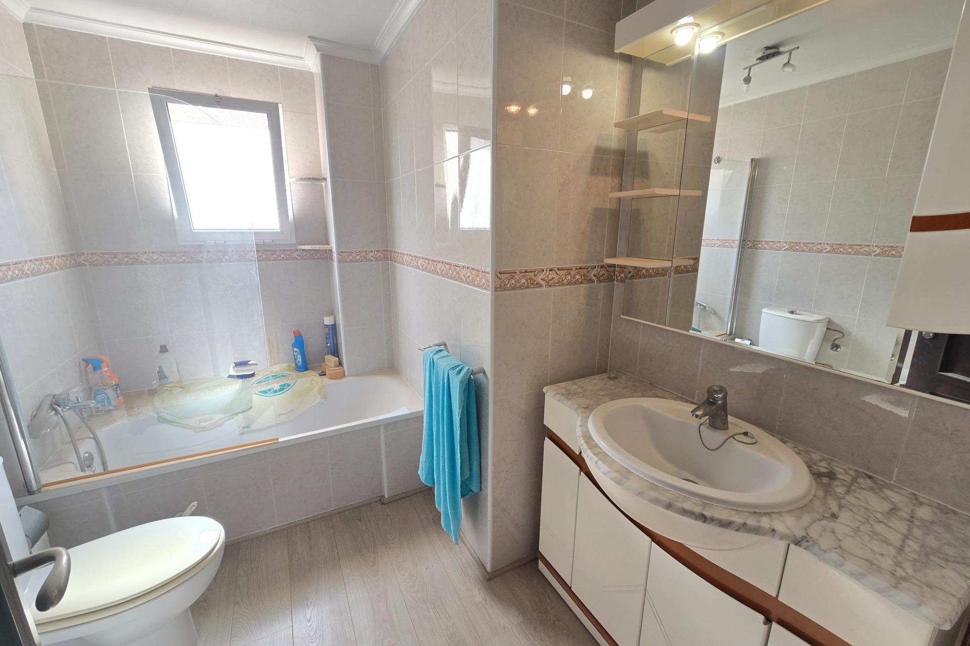 Resale - Apartamento - Torrevieja - Playa del Cura