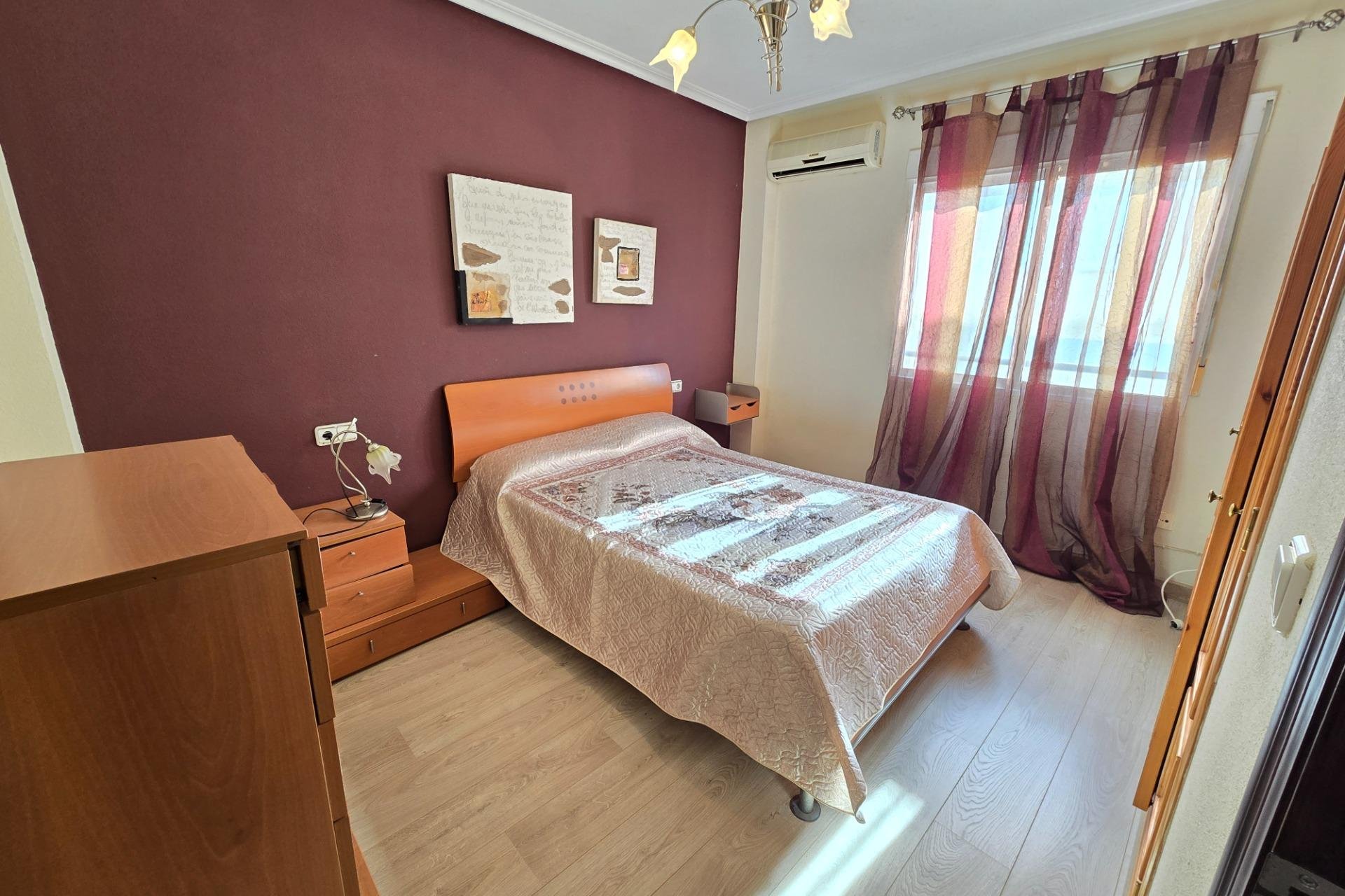 Resale - Apartamento - Torrevieja - Playa del Cura