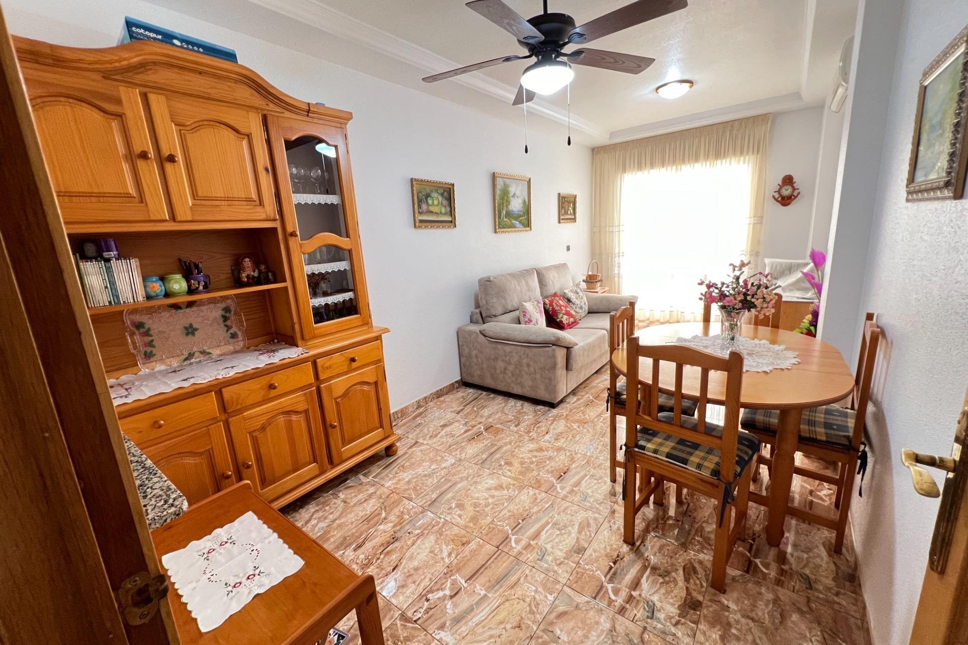 Resale - Apartamento - Torrevieja - Playa del Cura