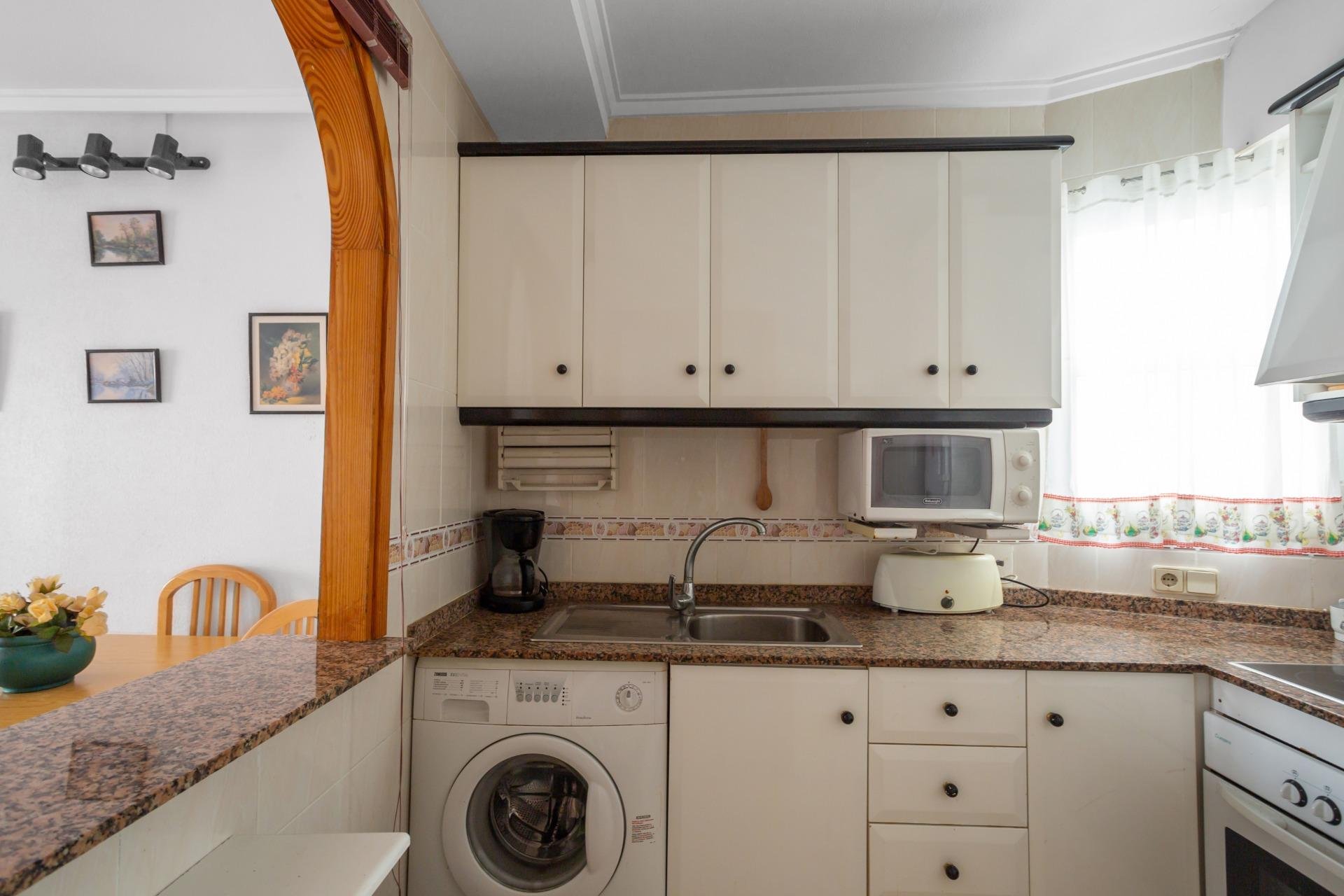 Resale - Apartamento - Torrevieja - Playa del Cura