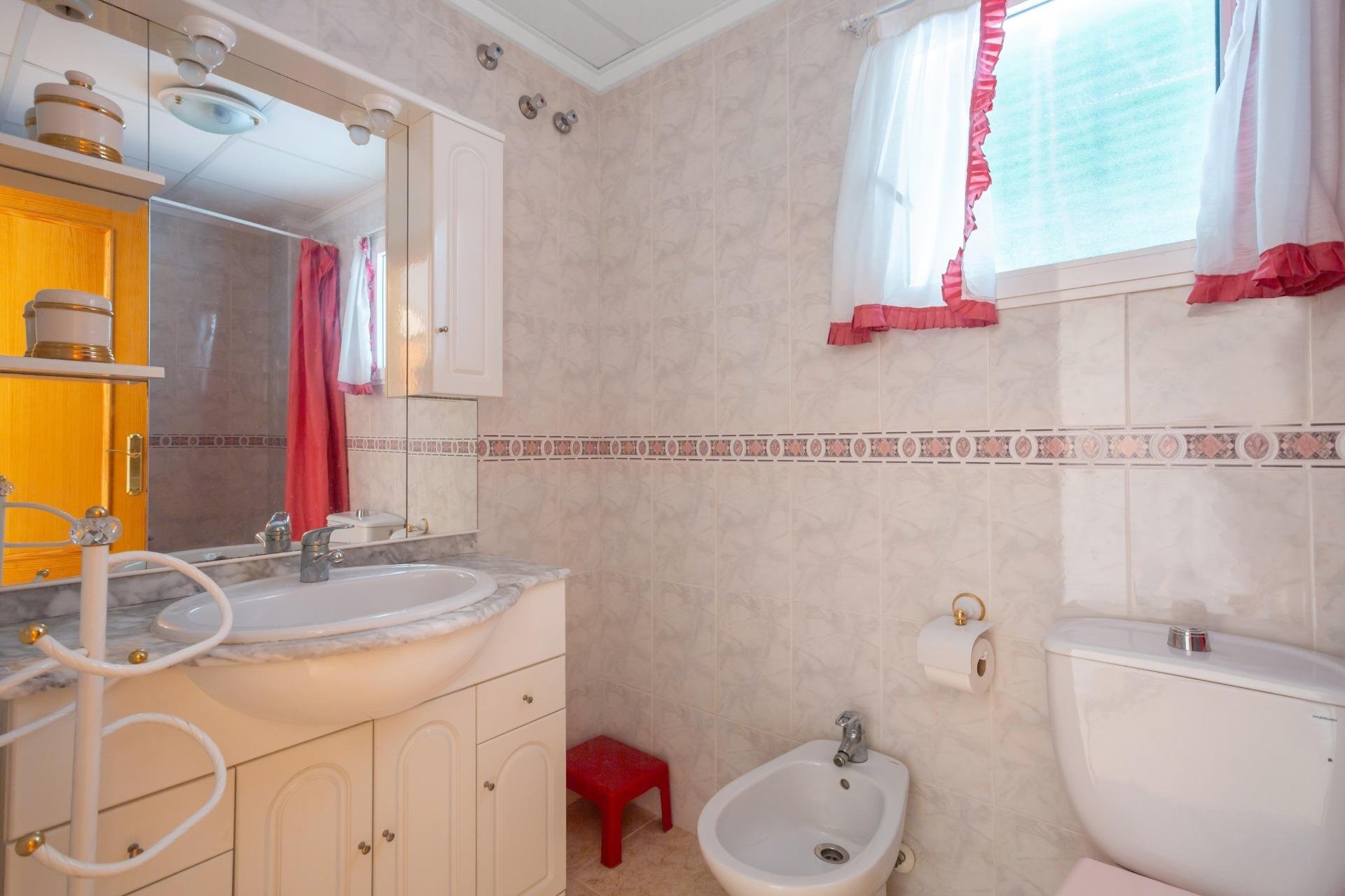 Resale - Apartamento - Torrevieja - Playa del Cura