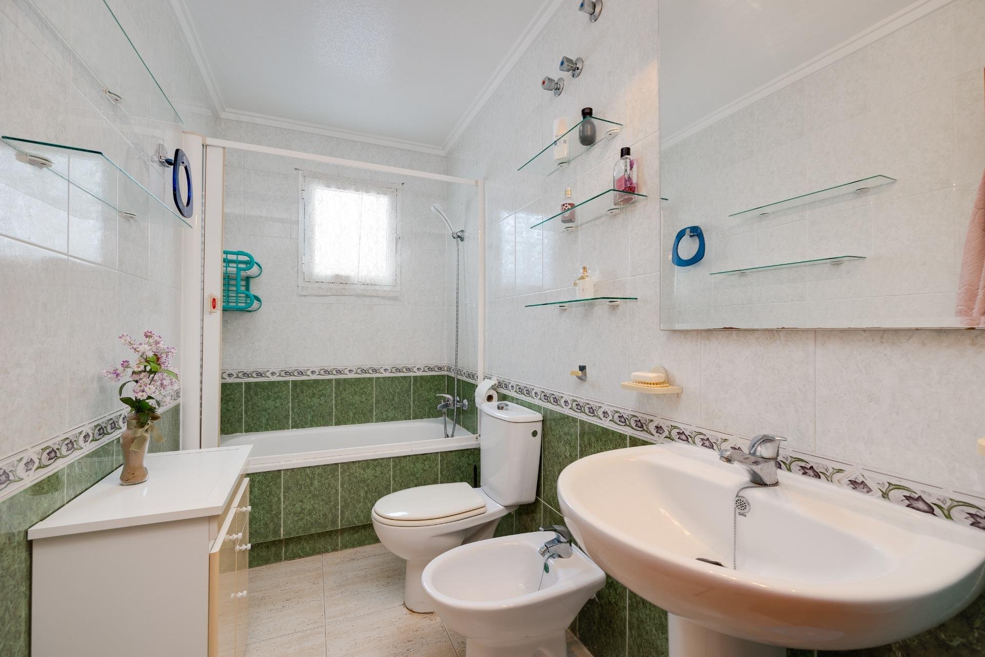 Resale - Apartamento - Torrevieja - Playa del Cura